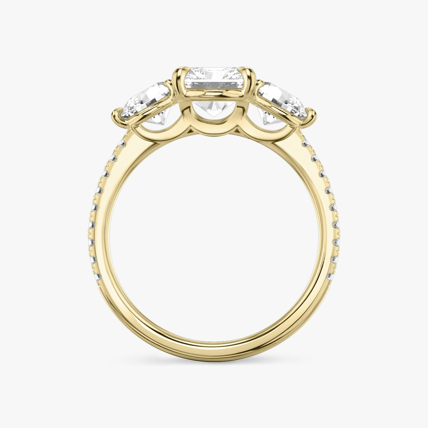 Three Stone | Radiant | 18k | Gelbgold | bandAccent: Mit Pavé-Besatz | sideStoneCarat: 0.50ct | sideStoneShape: Rund | diamondOrientation: vertical | caratWeight: other