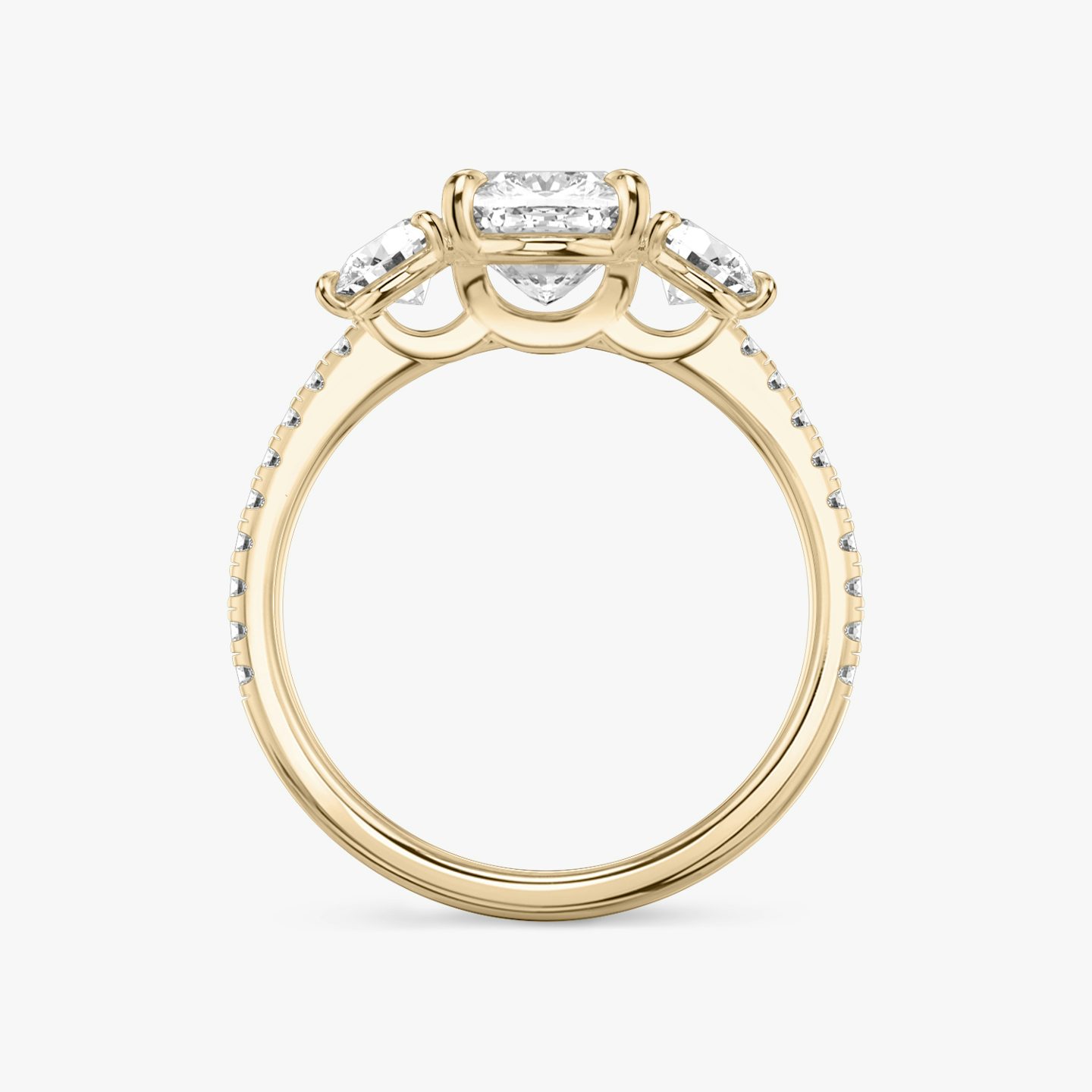 Three Stone | Cushion | 14k | Roségold | bandAccent: Mit Pavé-Besatz | sideStoneCarat: 0.25ct | sideStoneShape: Rund | diamondOrientation: vertical | caratWeight: other