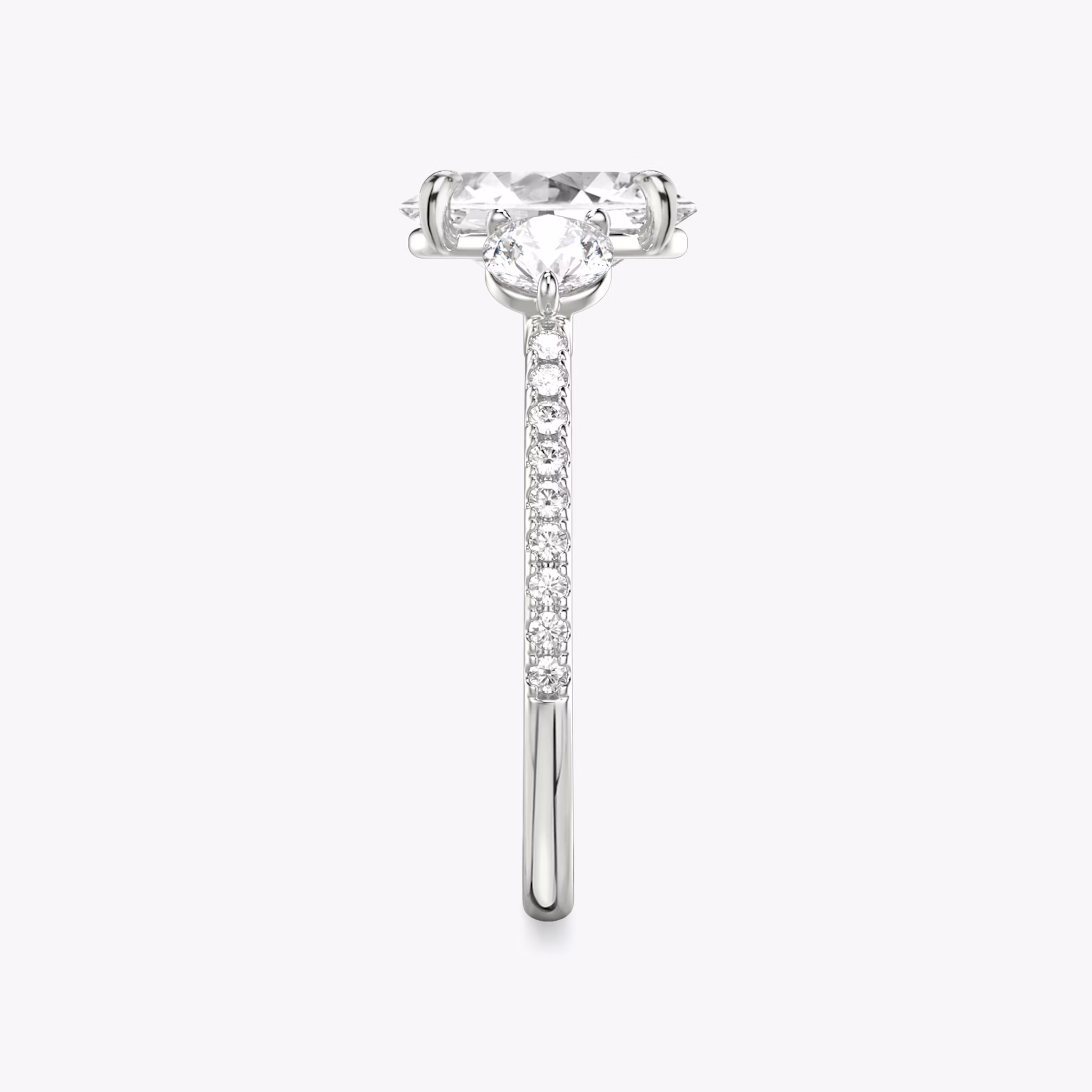 Three Stone | Oval | Platin | bandAccent: Mit Pavé-Besatz | sideStoneCarat: 0.25ct | sideStoneShape: Rund | diamondOrientation: vertical | caratWeight: other