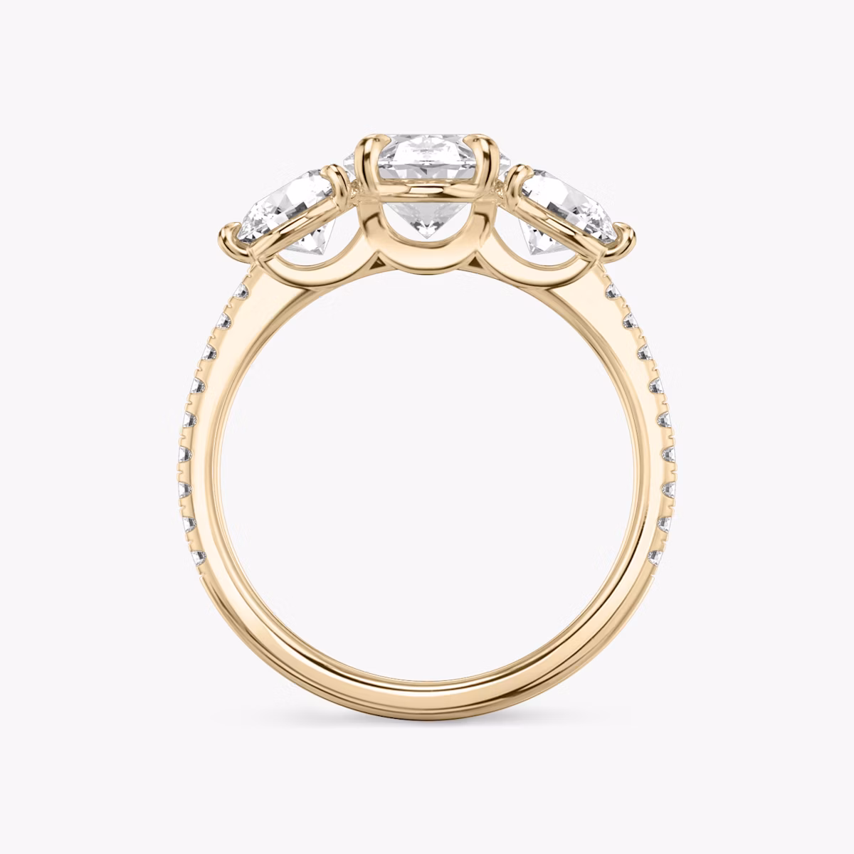 Three Stone | Oval | 14k | Roségold | bandAccent: Mit Pavé-Besatz | sideStoneCarat: 0.50ct | sideStoneShape: Rund | diamondOrientation: vertical | caratWeight: other