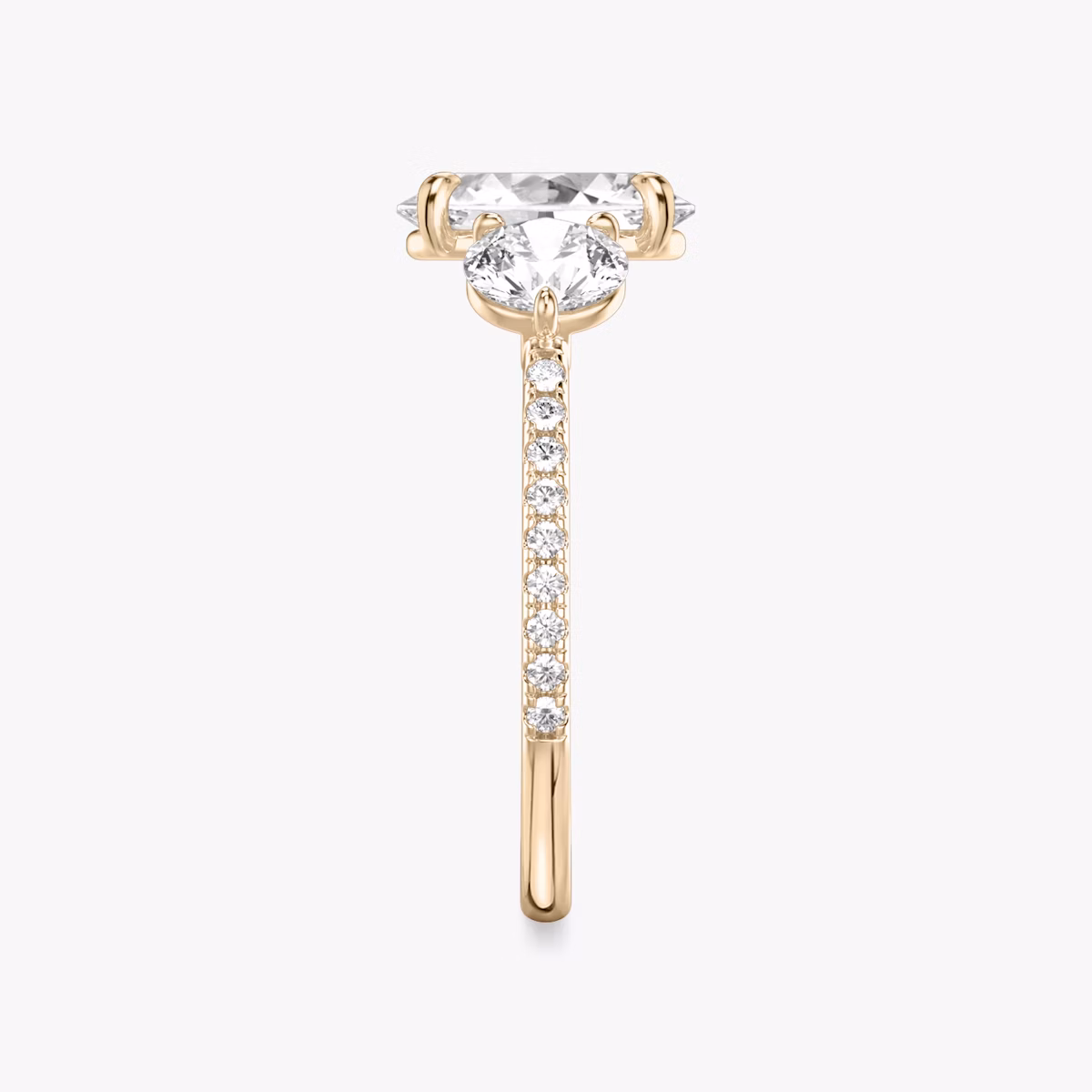 Three Stone | Oval | 14k | Roségold | bandAccent: Mit Pavé-Besatz | sideStoneCarat: 0.50ct | sideStoneShape: Rund | diamondOrientation: vertical | caratWeight: other