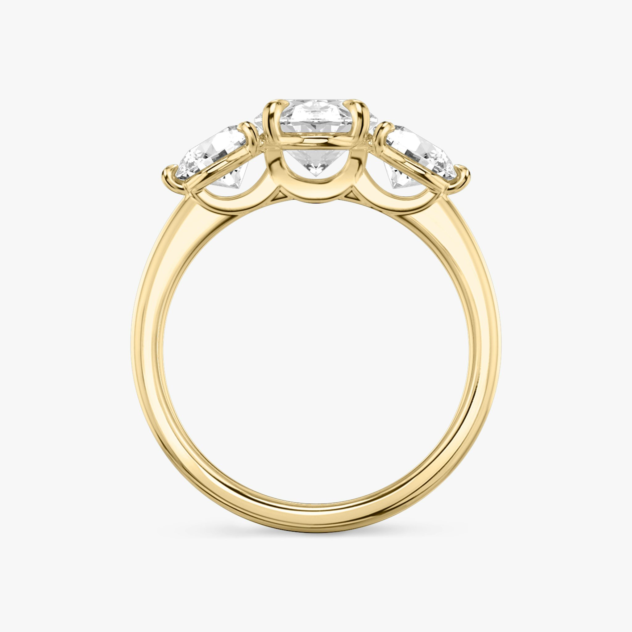 The Three Stone | Oval | 18k | Yellow Gold | bandAccent: Plain | sideStoneCarat: 0.50ct | sideStoneShape: Round Brilliant | diamondOrientation: vertical | caratWeight: other