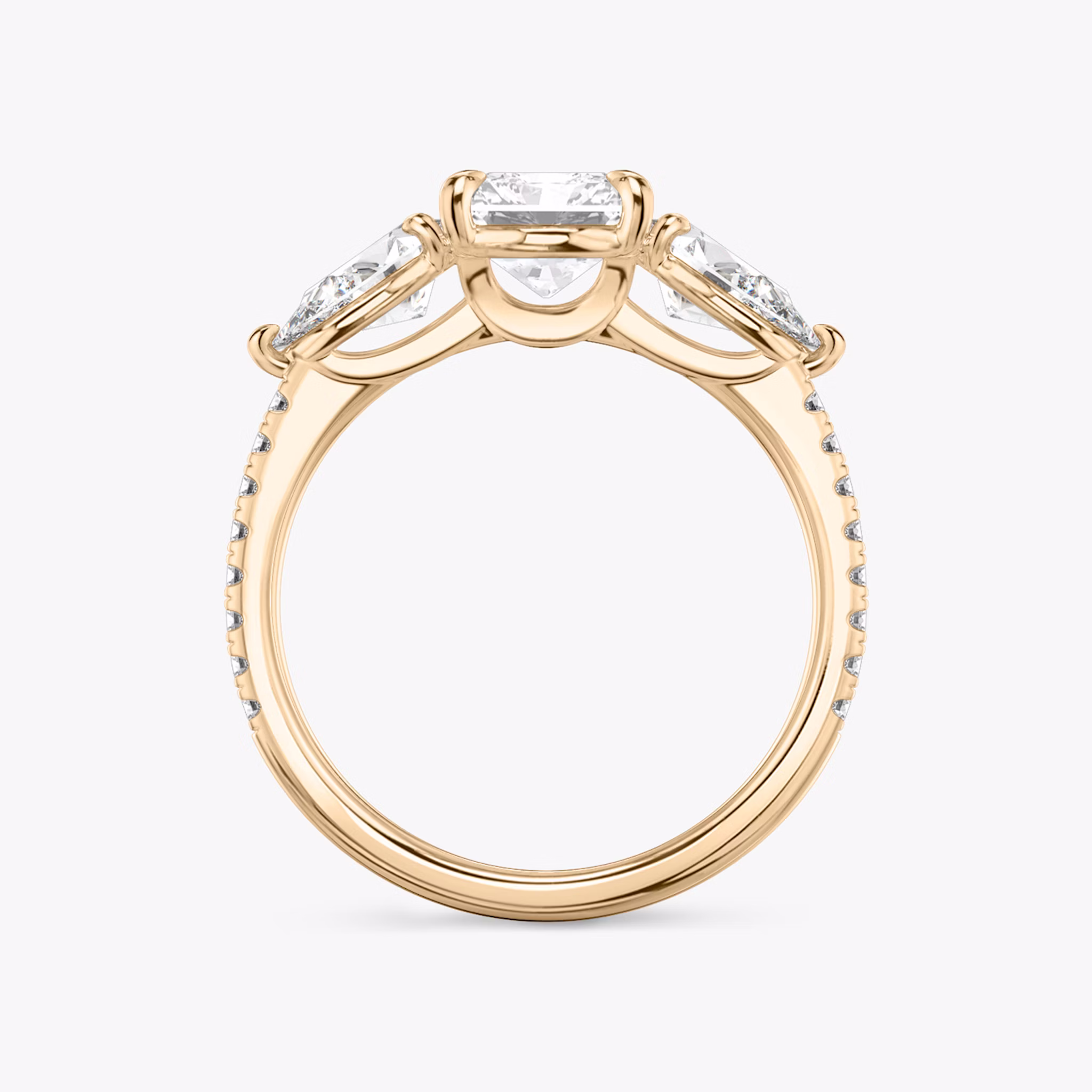 Three Stone | Radiant | 14k | Roségold | bandAccent: Mit Pavé-Besatz | sideStoneCarat: 0.50ct | sideStoneShape: Tropfen | diamondOrientation: vertical | caratWeight: other