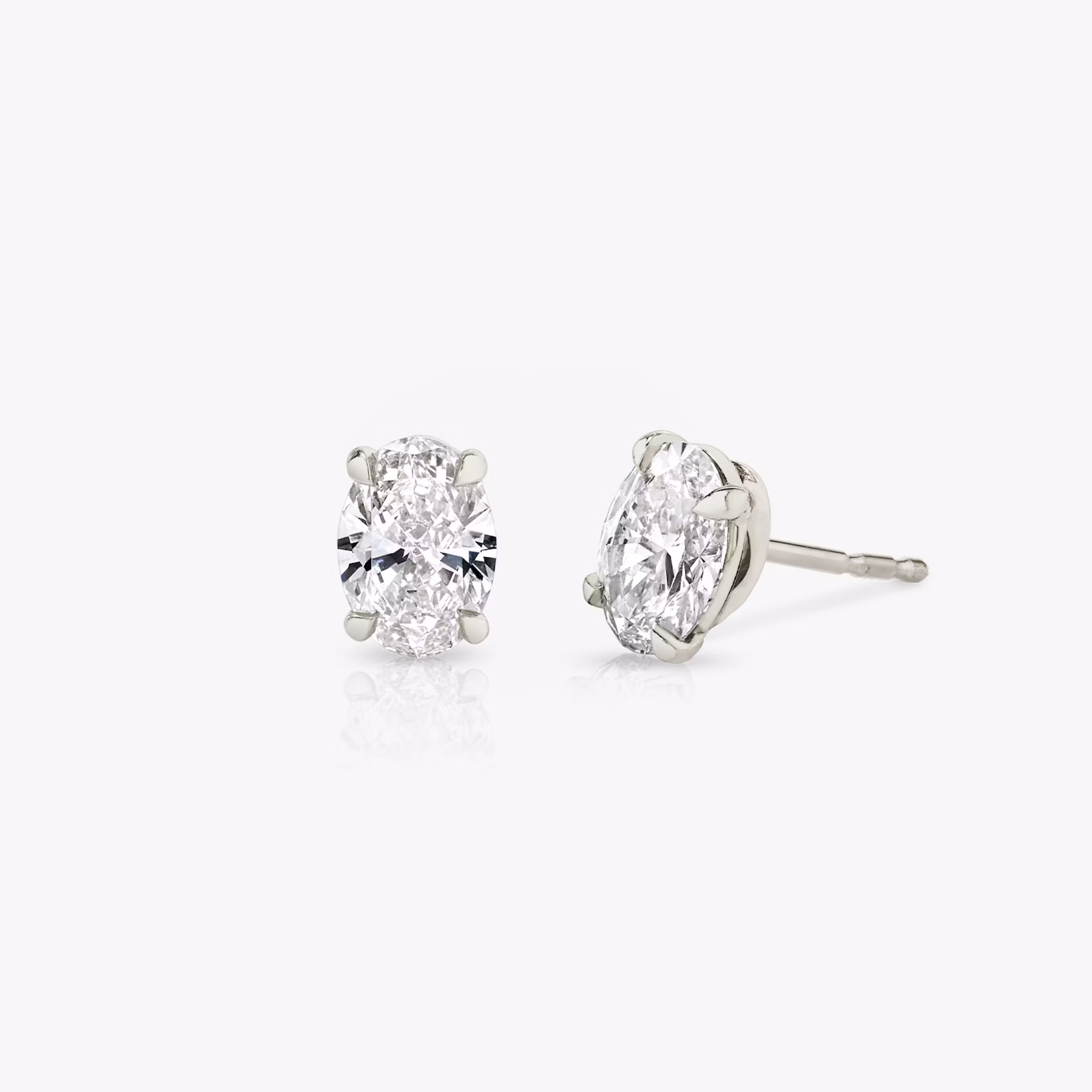 VRAI Solitaire Stud Oval | White Gold