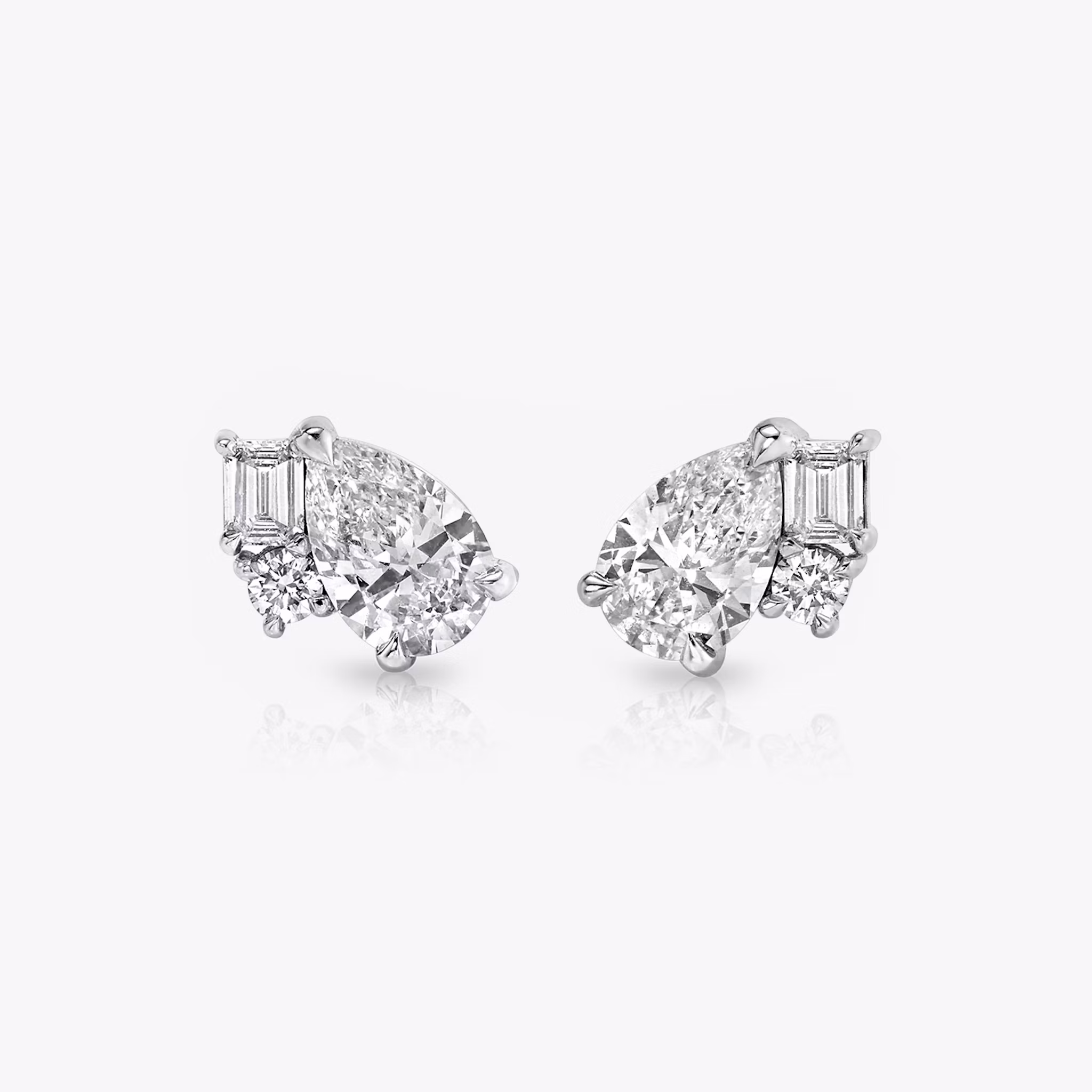Chateau Stud pear+emerald | White Gold