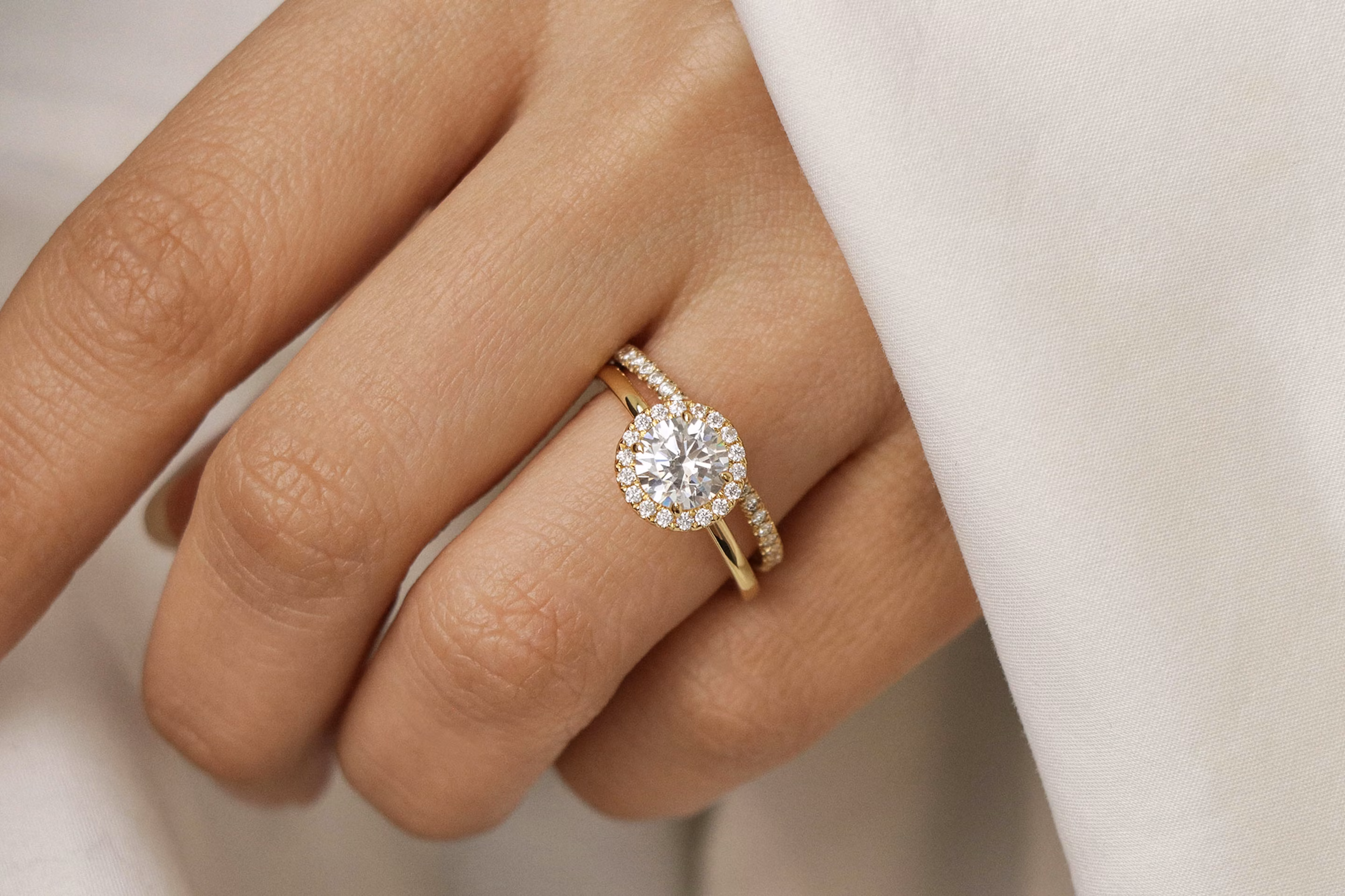 Diamond carat weight & setting