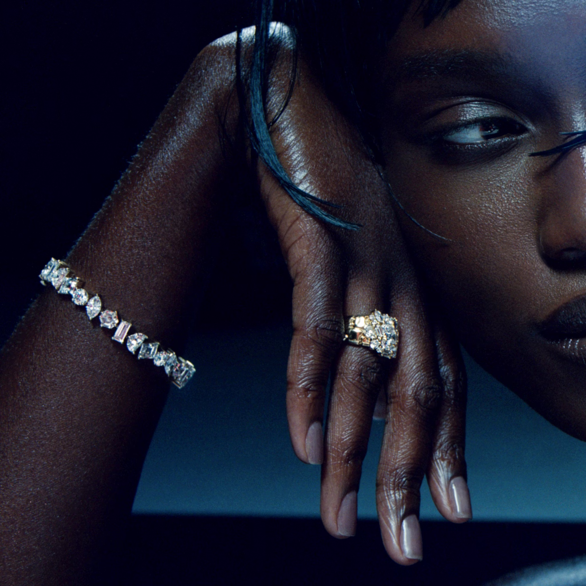 Illuminate Bracelet | baguette+lozenge+hexagon+marquise+round-brilliant+half-moon | 14k | White Gold | chainLength: 8