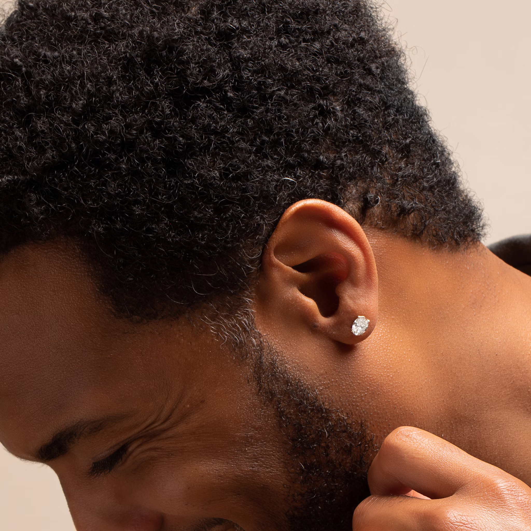 VRAI Solitaire Stud | Oval | 14k | Yellow Gold | diamondColor: near-colorless | caratWeight: 0.75ct