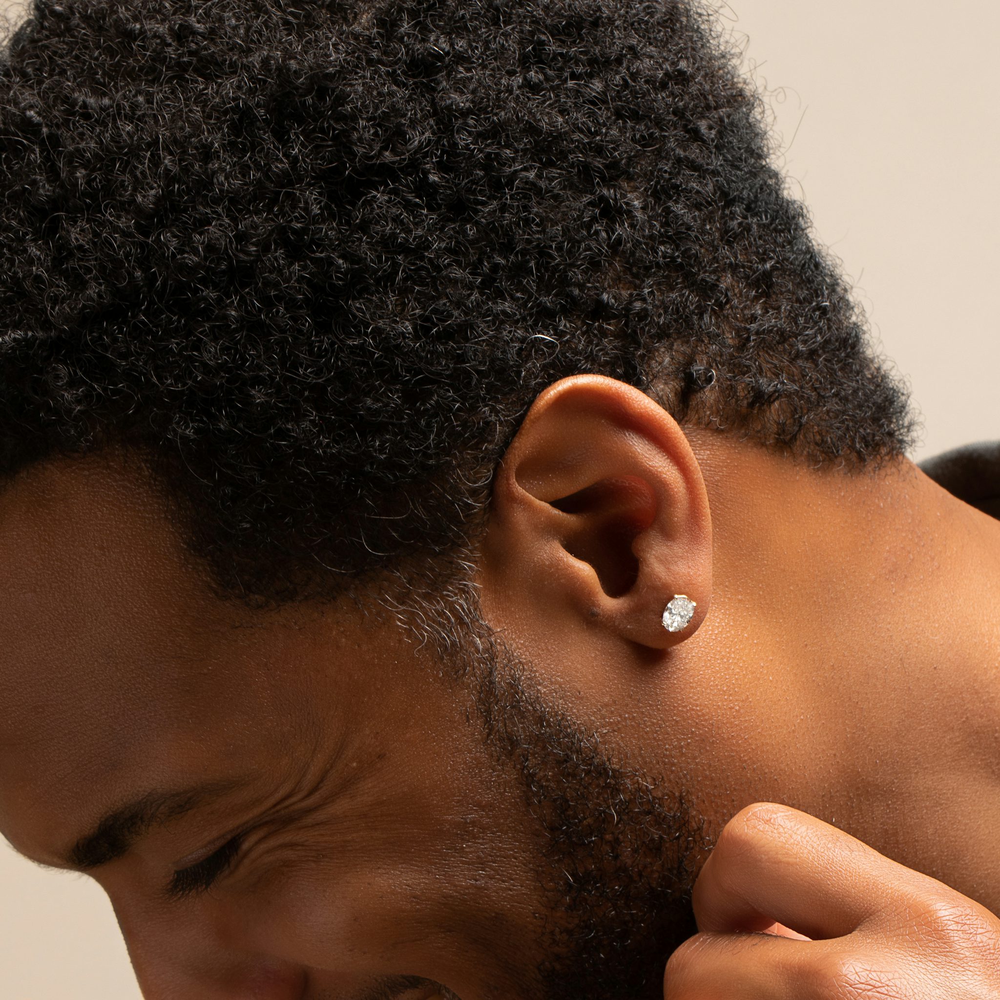 VRAI Solitaire Stud | Oval | 14k | Yellow Gold | diamondColor: near-colorless | caratWeight: 0.75ct