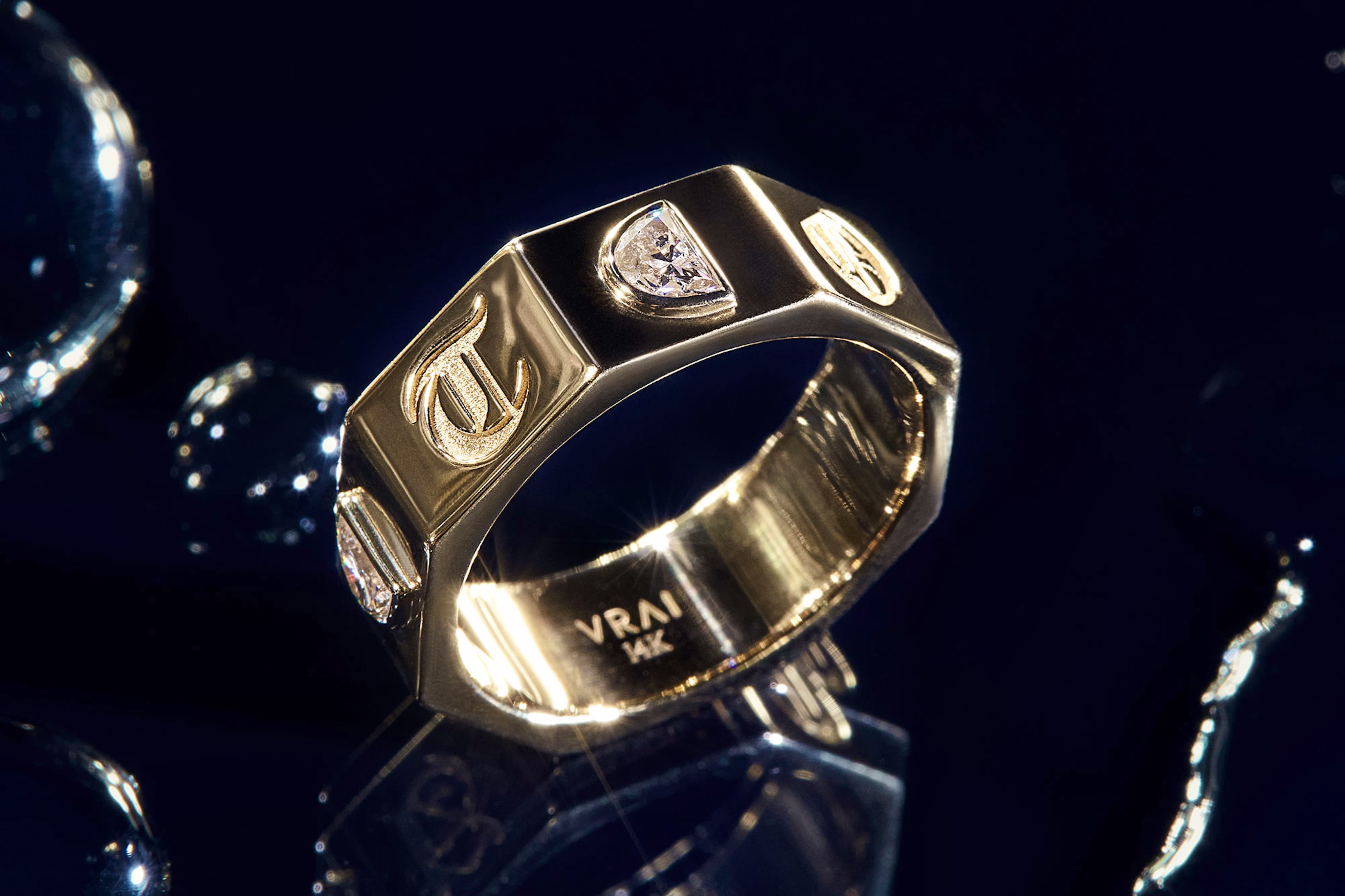 RandM Yellow Gold contract ring with lab-grown diamonds