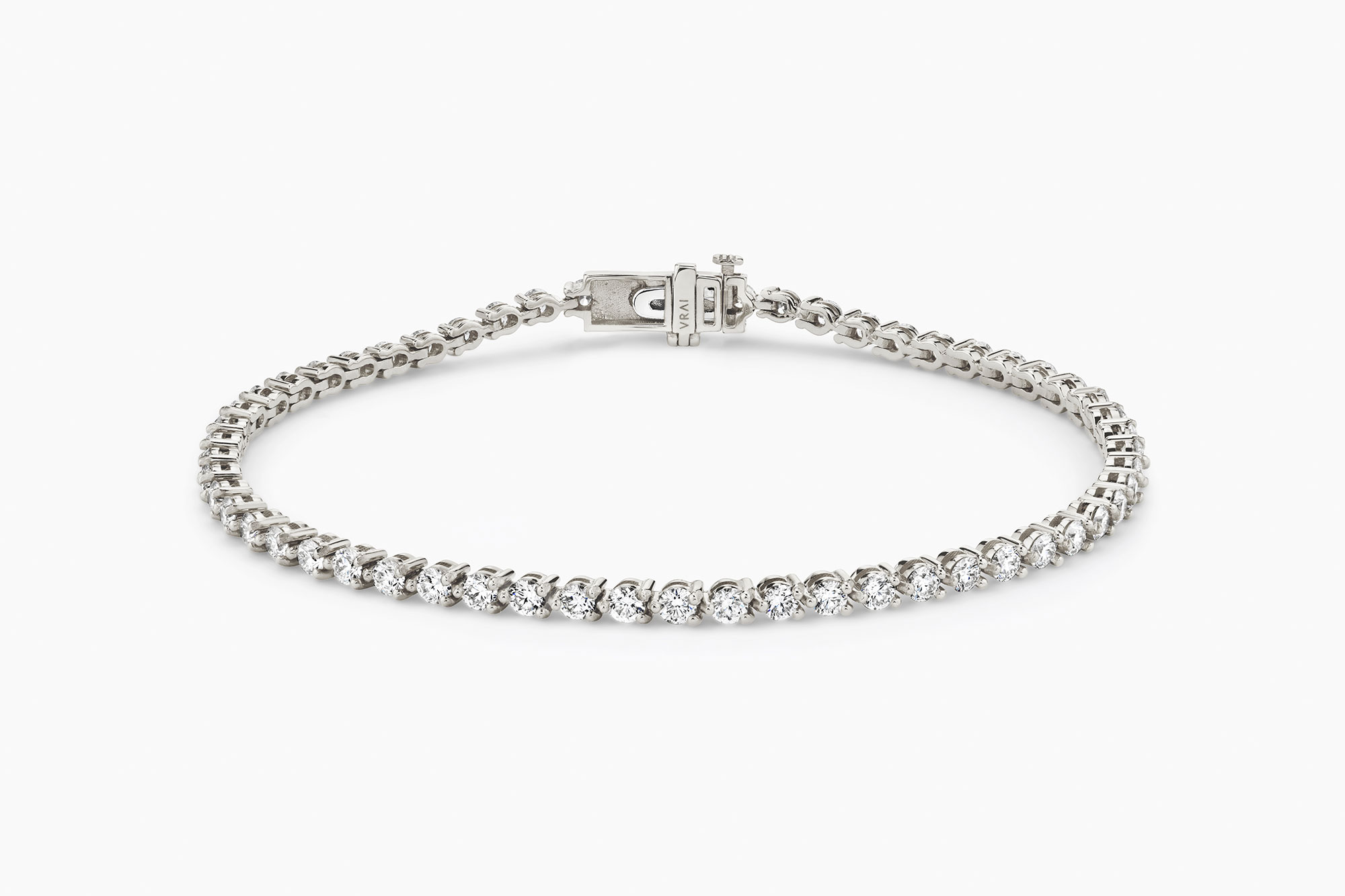 lab-grown diamonds, tennis bracelet, summer style 