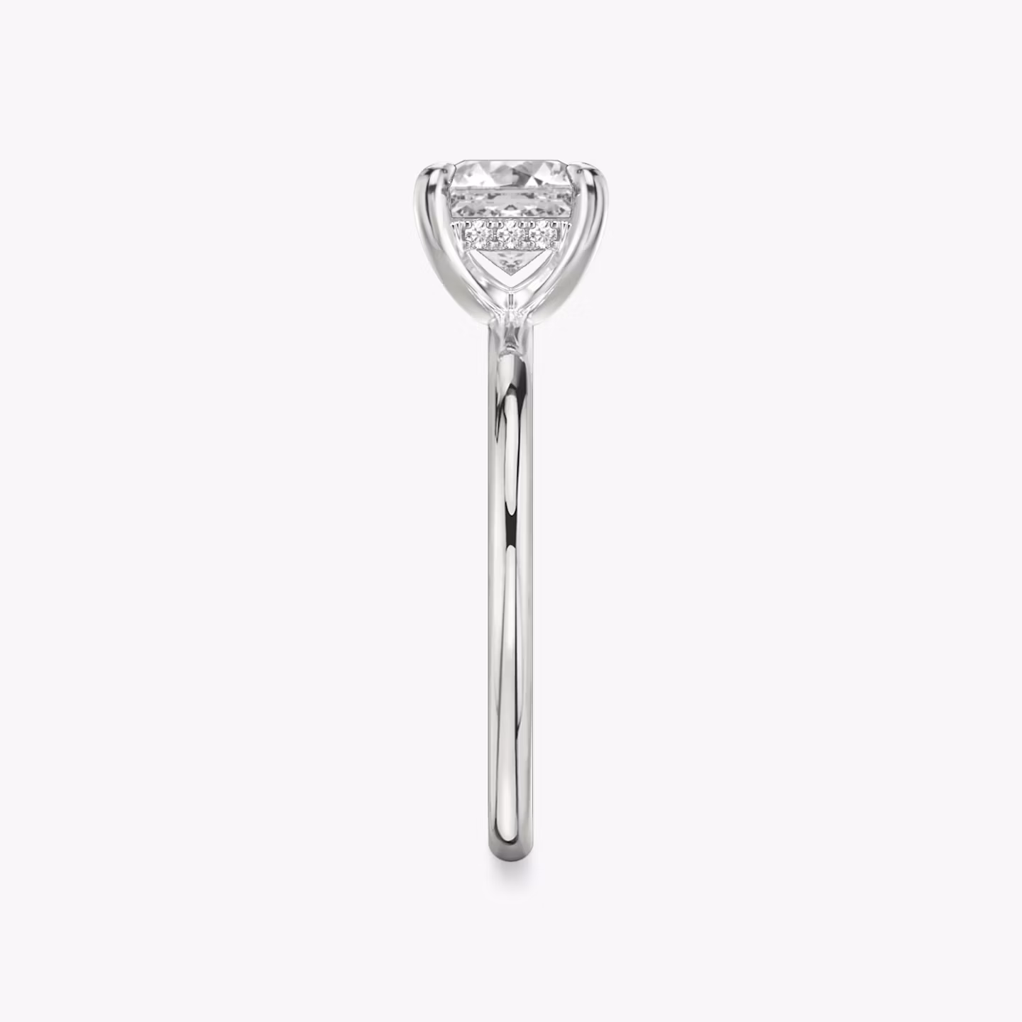 Classic Hidden Halo | Asscher | Platin | bandAccent: Ohne Pavé-Besatz | bandWidth: standard | prongStyle: Ohne Pavé-Besatz | diamondOrientation: vertical | caratWeight: other