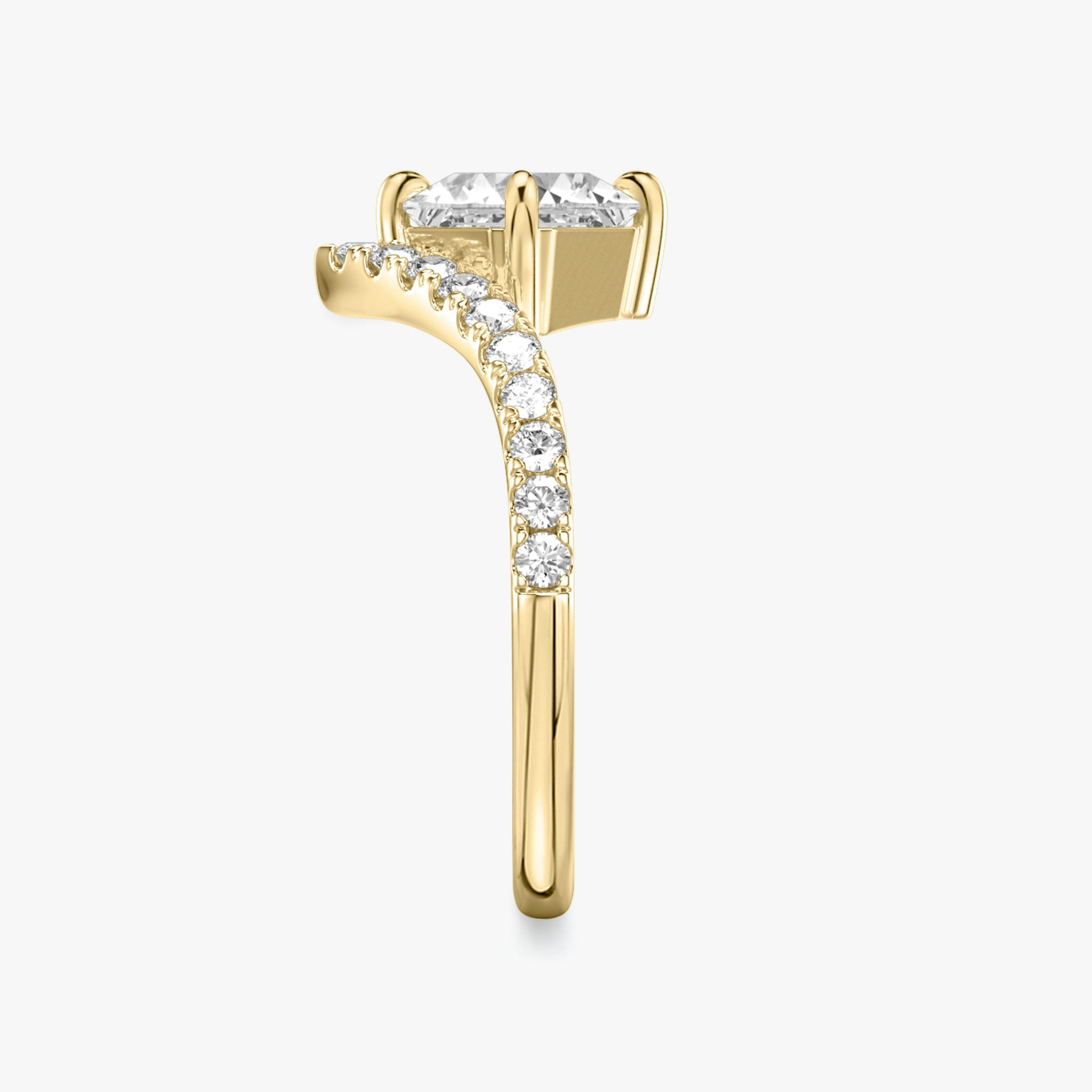 The Signature V | Asscher | 18k | Yellow Gold | bandAccent: Pavé | diamondOrientation: vertical | caratWeight: other