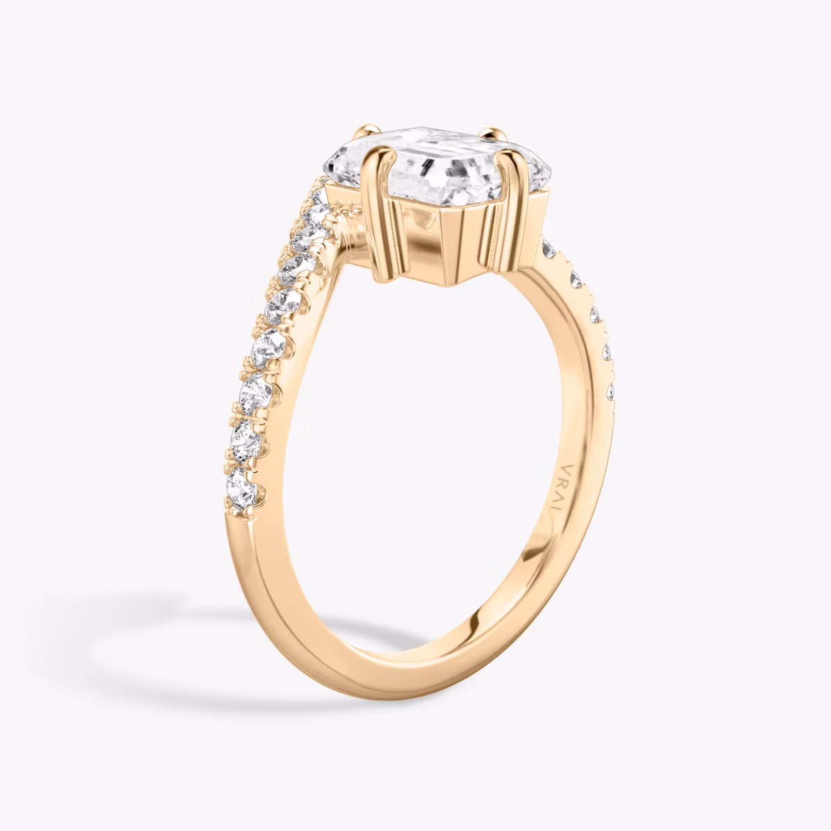The Signature V | Emerald | 14k | Rose Gold | bandAccent: Pavé | diamondOrientation: vertical | caratWeight: other