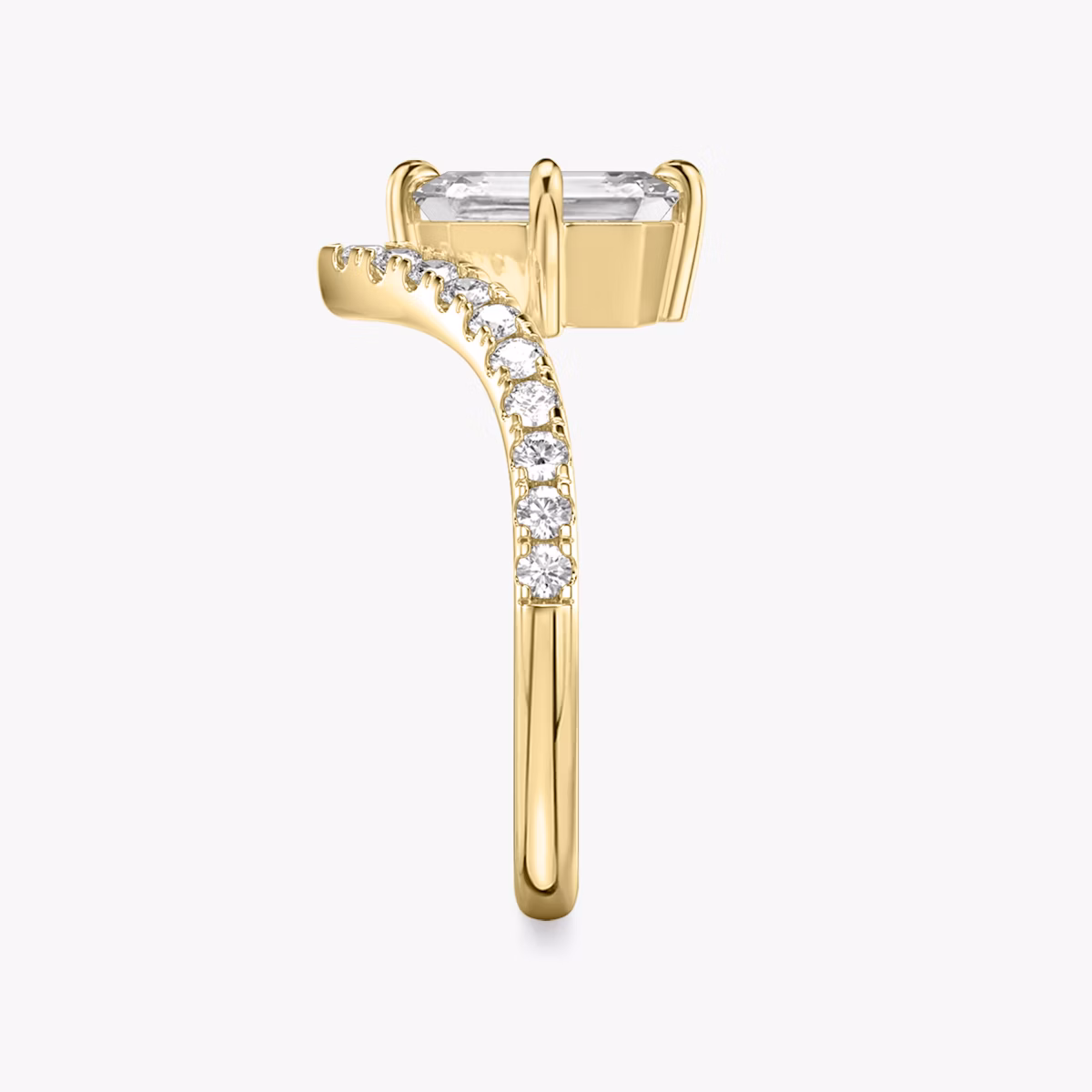 The Signature V | Emerald | 18k | Yellow Gold | bandAccent: Pavé | diamondOrientation: vertical | caratWeight: other