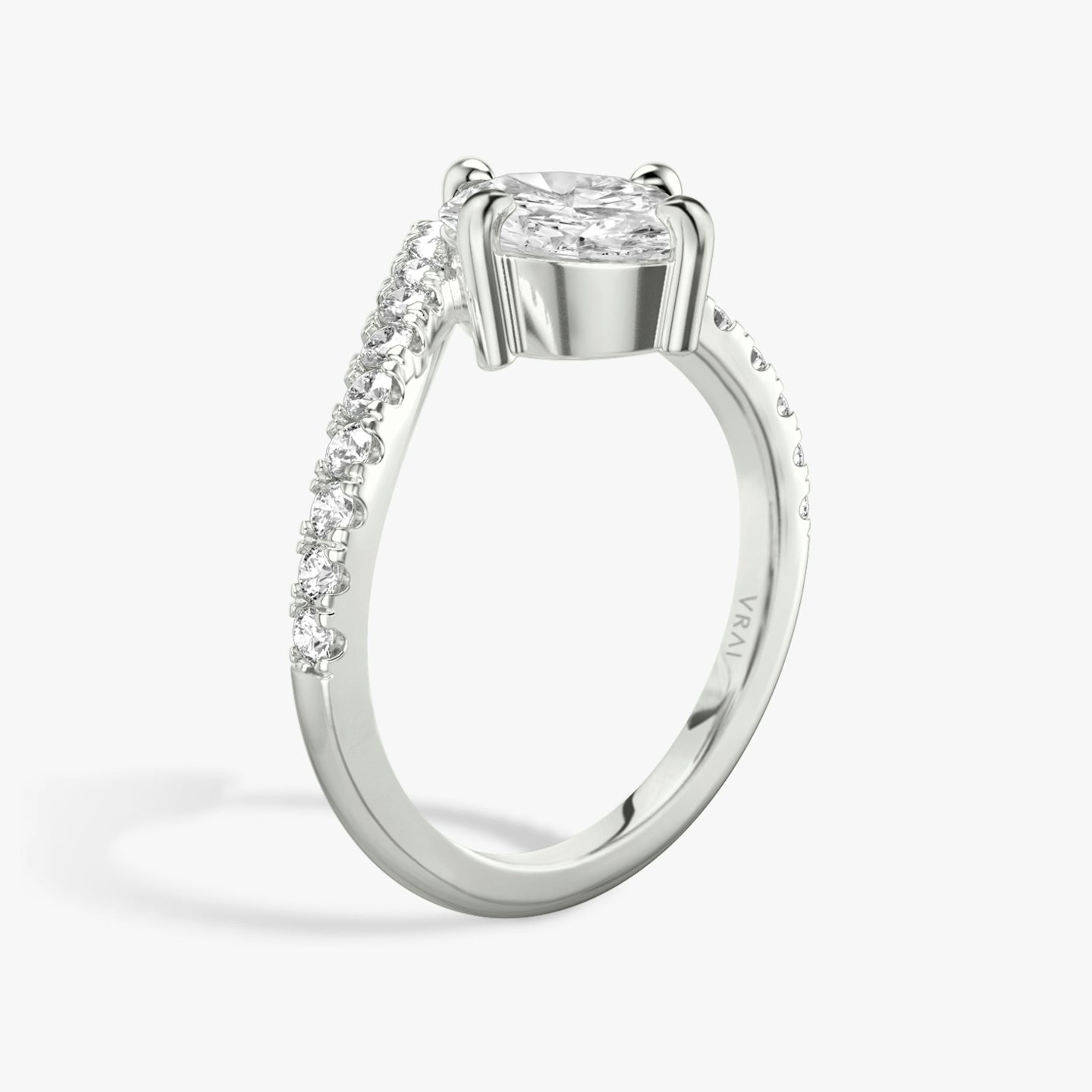 The Signature V | Oval | 18k | White Gold | bandAccent: Pavé | diamondOrientation: vertical | caratWeight: other