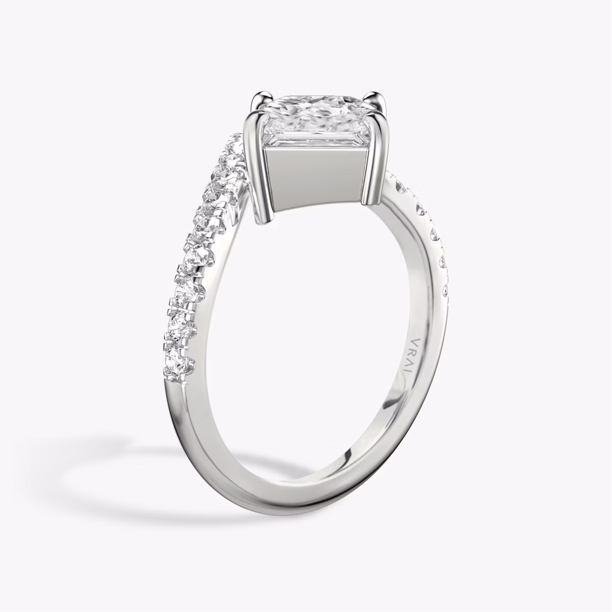 The Signature V | Princess | Platinum | bandAccent: Pavé | diamondOrientation: vertical | caratWeight: other