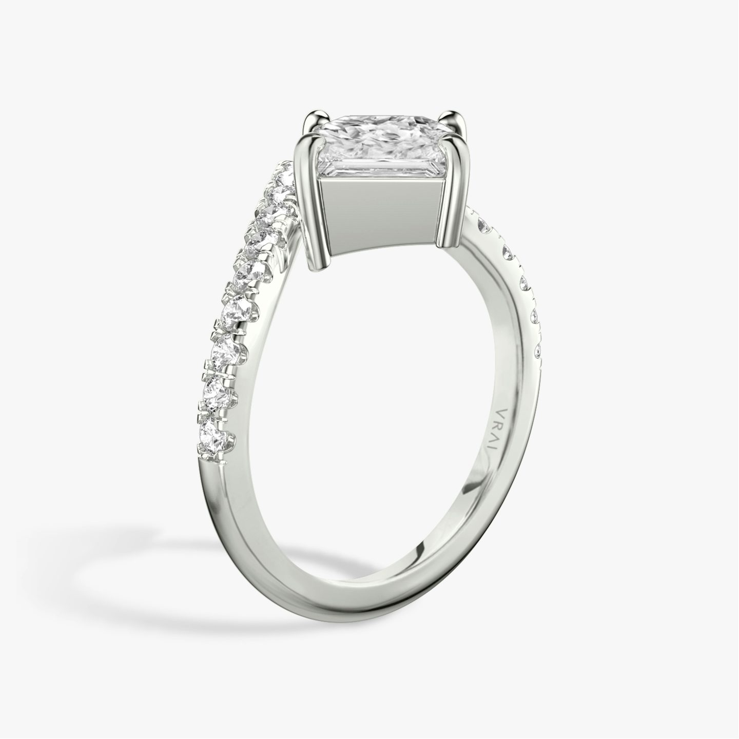 The Signature V | Princess | 18k | White Gold | bandAccent: Pavé | diamondOrientation: vertical | caratWeight: other