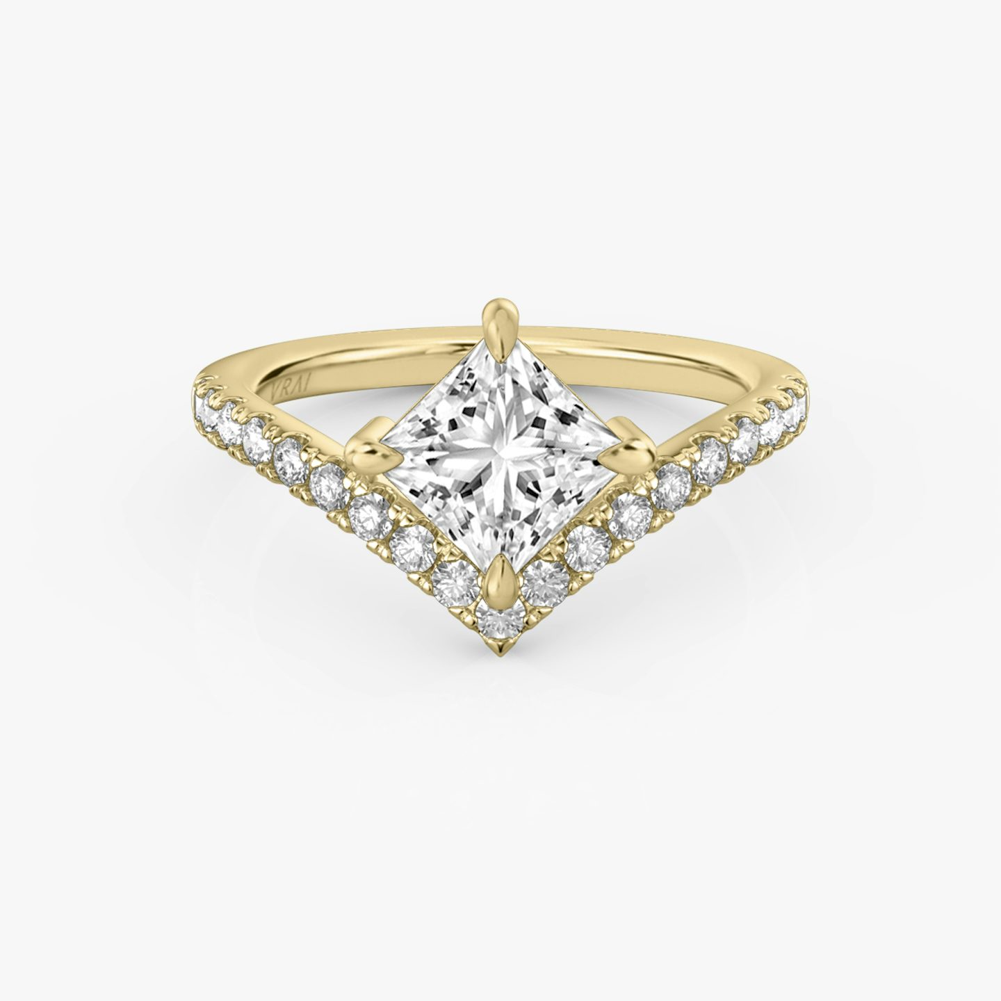 The Signature V | Princess | 18k | Yellow Gold | bandAccent: Pavé | diamondOrientation: vertical | caratWeight: other