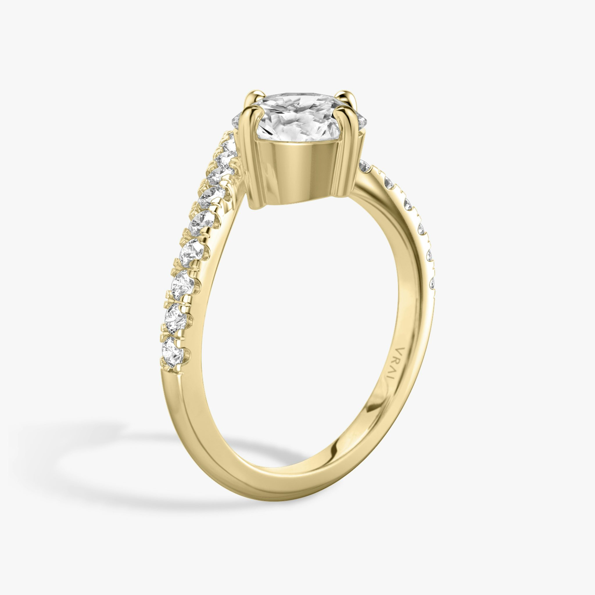 The Signature V | Round Brilliant | 18k | Yellow Gold | bandAccent: Pavé | caratWeight: other | diamondOrientation: vertical