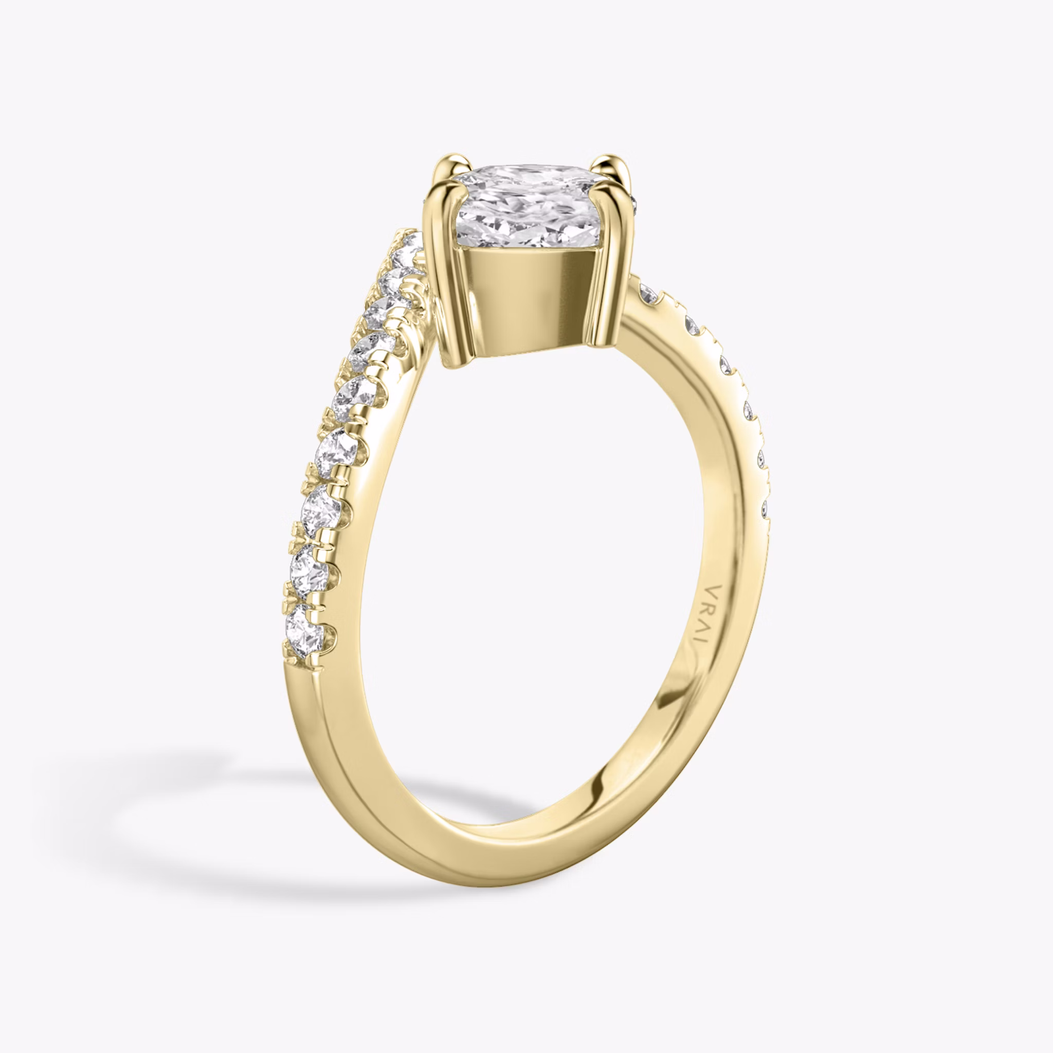 The Signature V | Cushion | 18k | Yellow Gold | bandAccent: Pavé | diamondOrientation: vertical | caratWeight: other