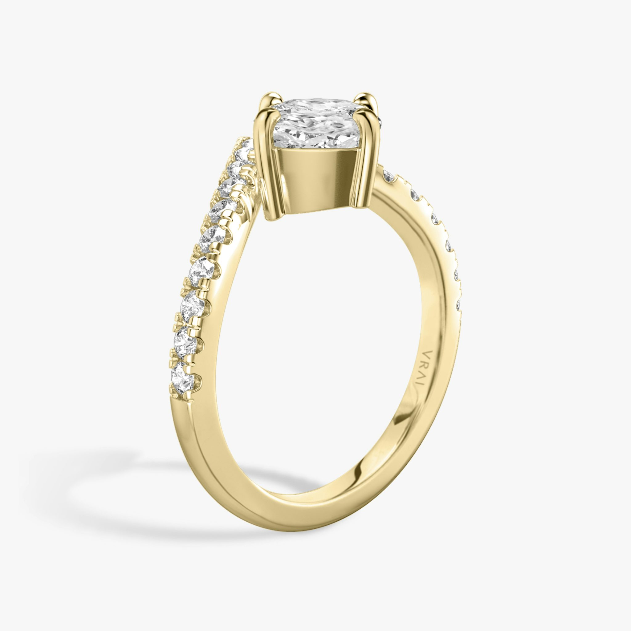 The Signature V | Cushion | 18k | Yellow Gold | bandAccent: Pavé | diamondOrientation: vertical | caratWeight: other
