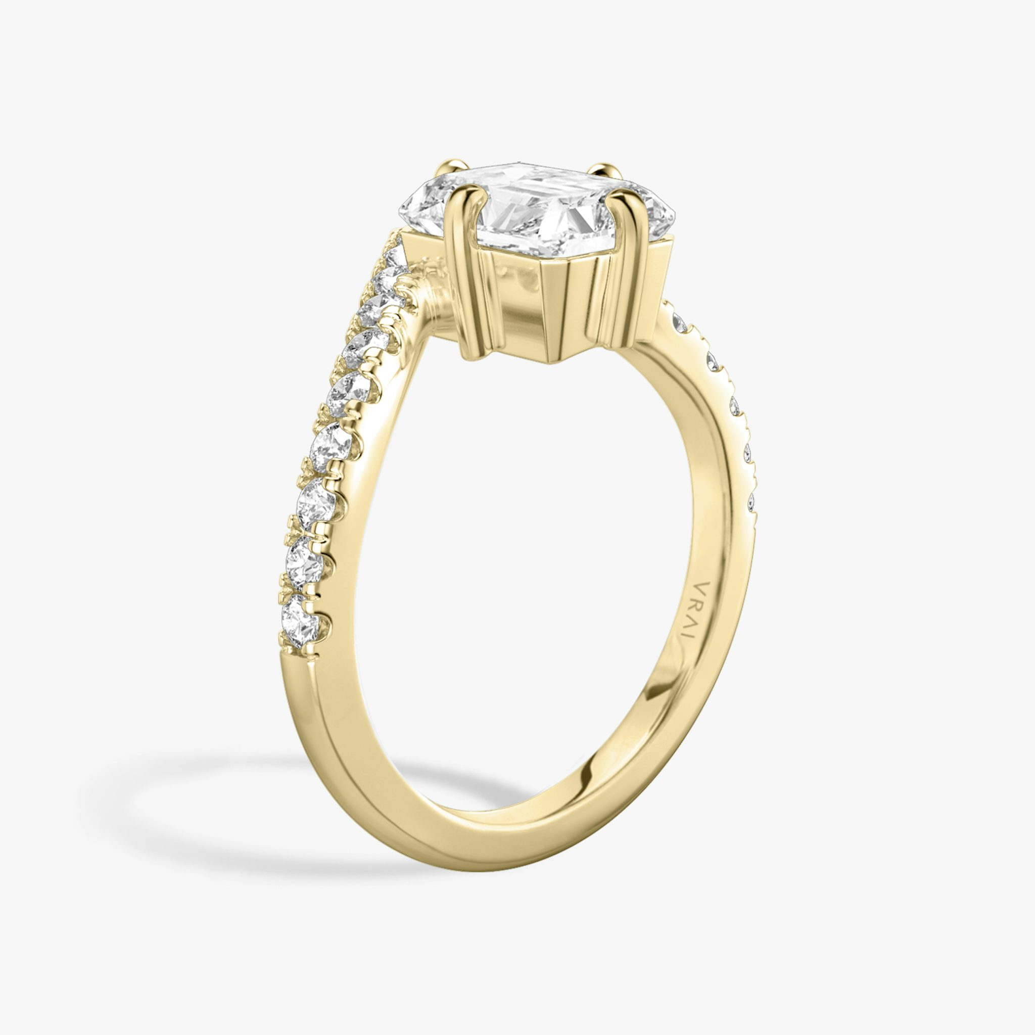 The Signature V | Radiant | 18k | Yellow Gold | bandAccent: Pavé | diamondOrientation: vertical | caratWeight: other