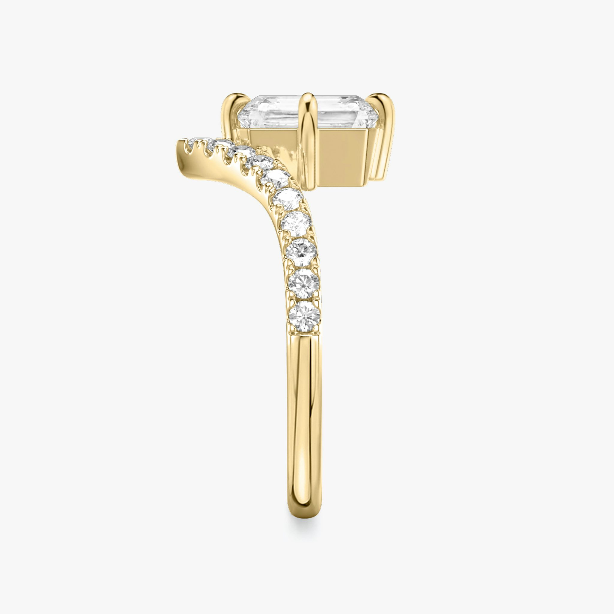 The Signature V | Radiant | 18k | Yellow Gold | bandAccent: Pavé | diamondOrientation: vertical | caratWeight: other