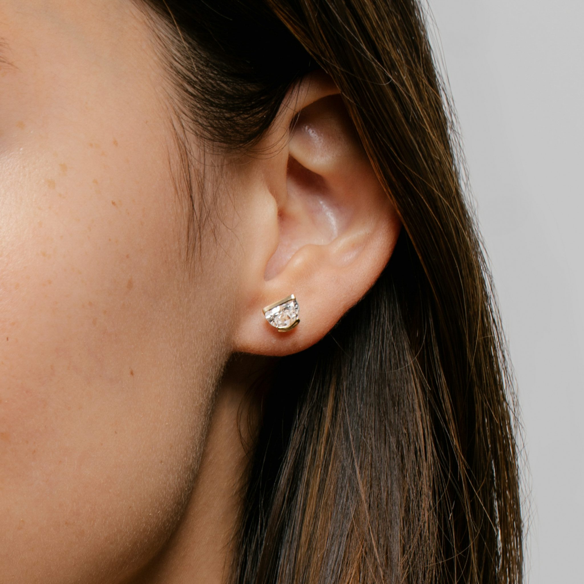 Knife-Edge Semi-Bezel Stud | Half Moon | 14k | Yellow Gold | caratWeight: 0.75ct