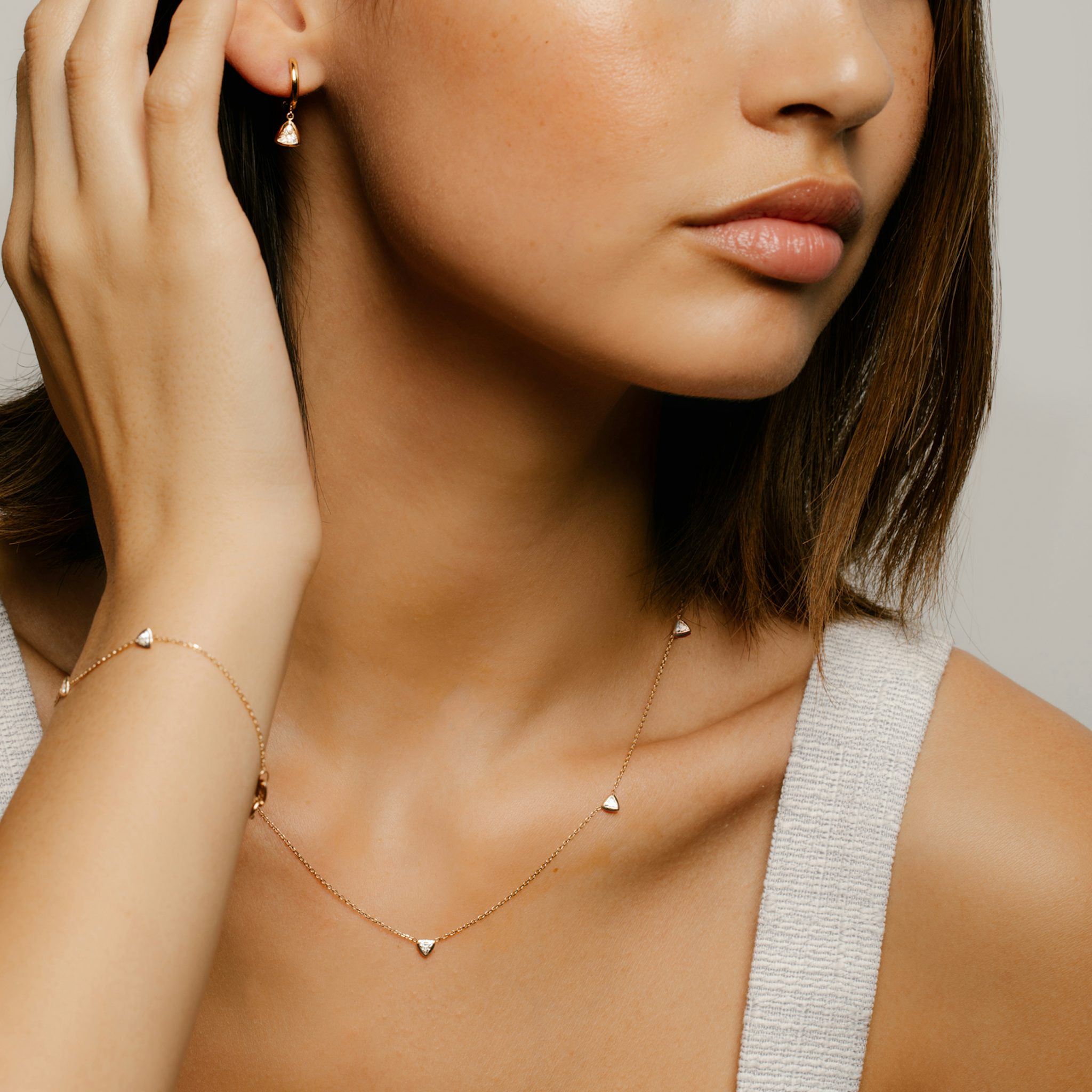 Knife-Edge Bezel Station Necklace | Trillion | 14k | Yellow Gold | chainLength: 18-20