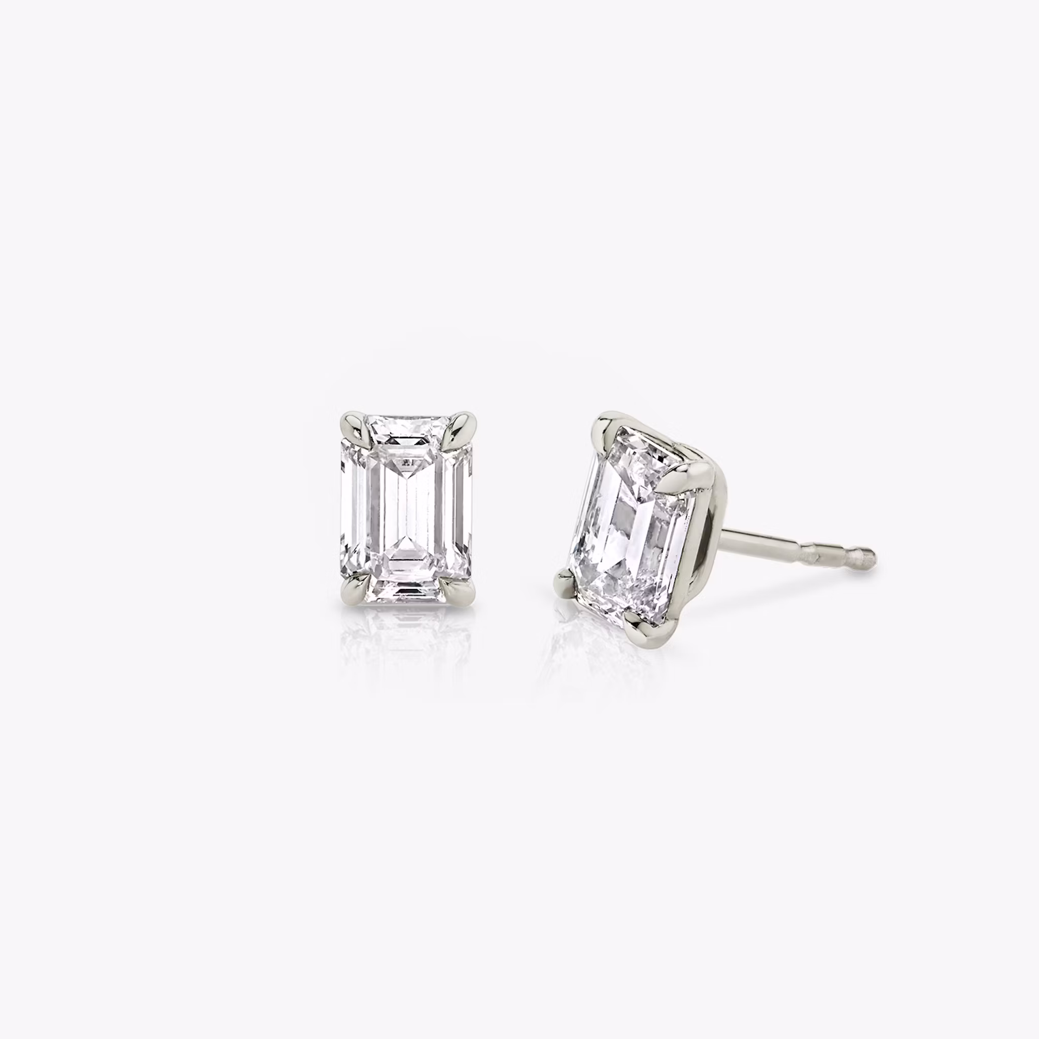 VRAI Solitaire Stud Emerald | White Gold