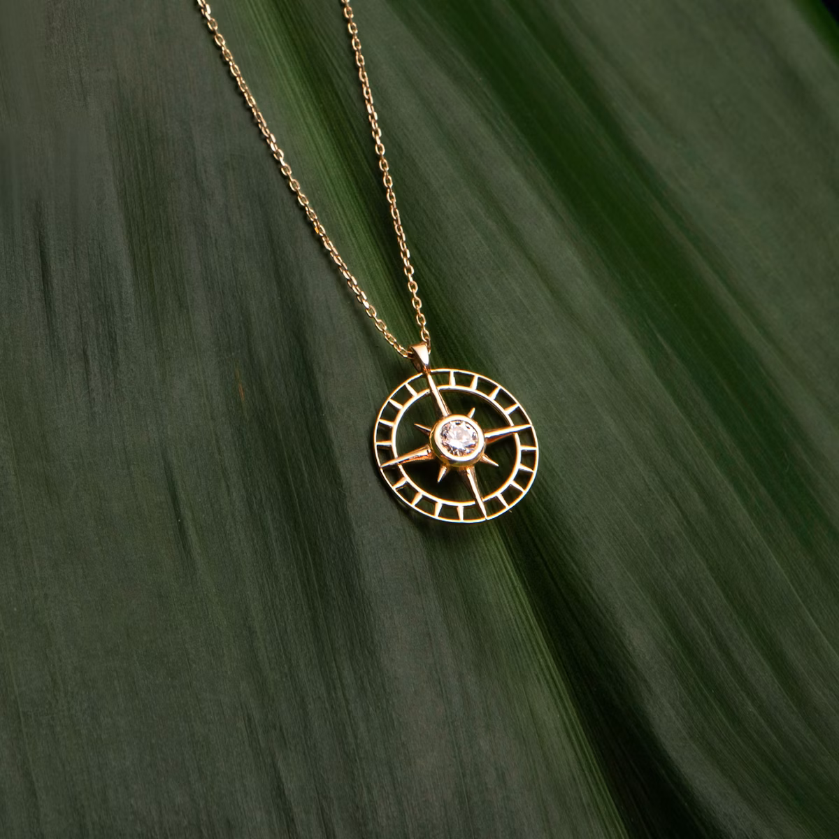 North Star Medallion | Round Brilliant | 14k | Yellow Gold | chainLength: 18-20