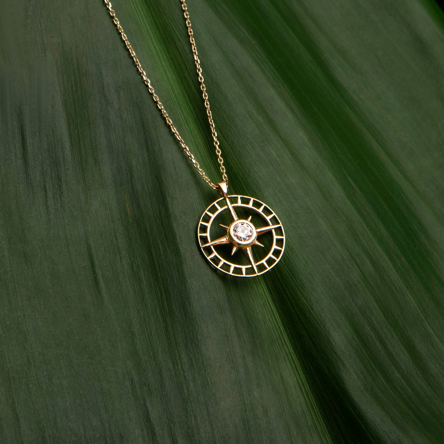 North Star Medallion | Round Brilliant | 14k | Yellow Gold | chainLength: 18-20