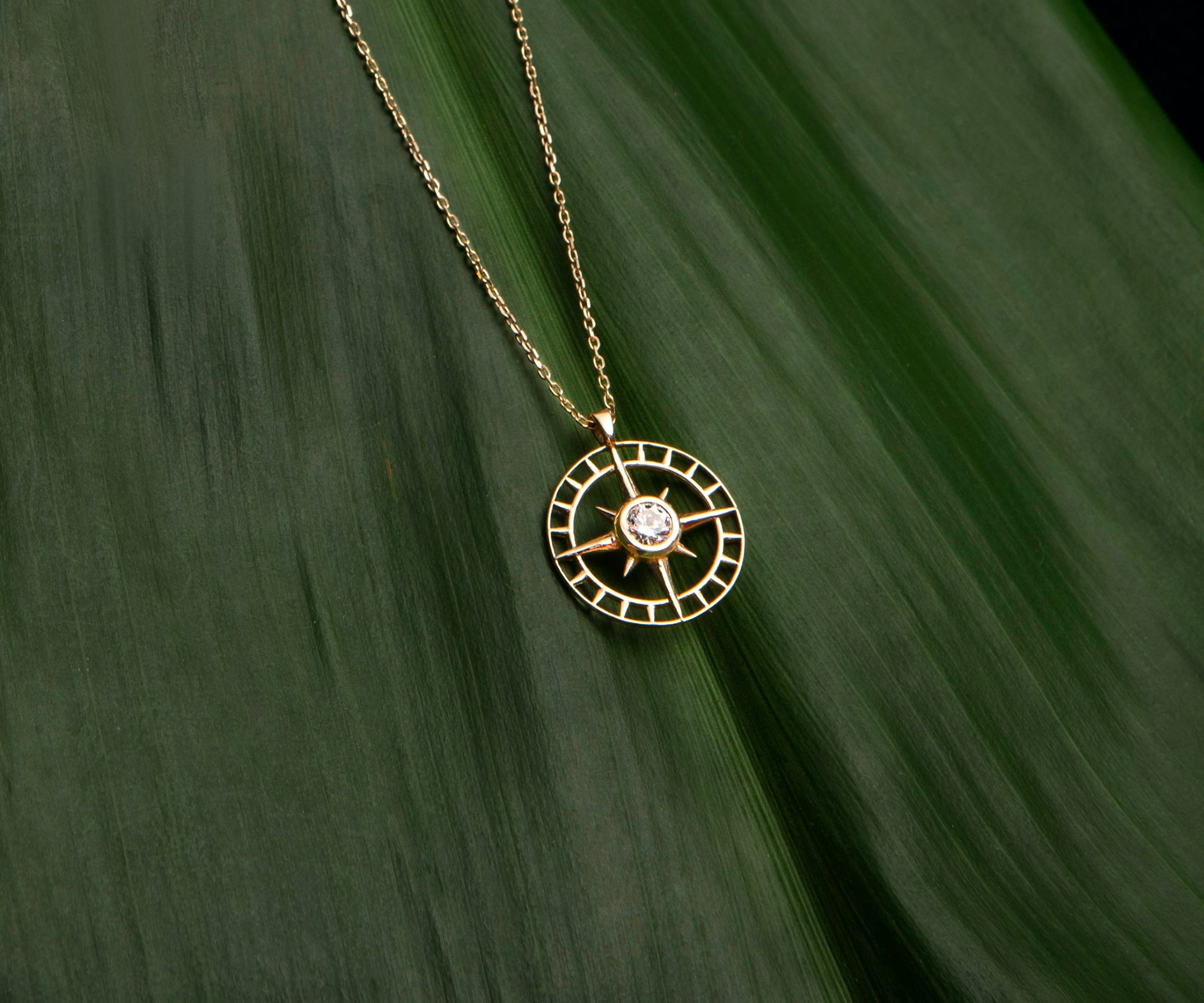 North Star Medallion | Round Brilliant | 14k | Yellow Gold | chainLength: 18-20
