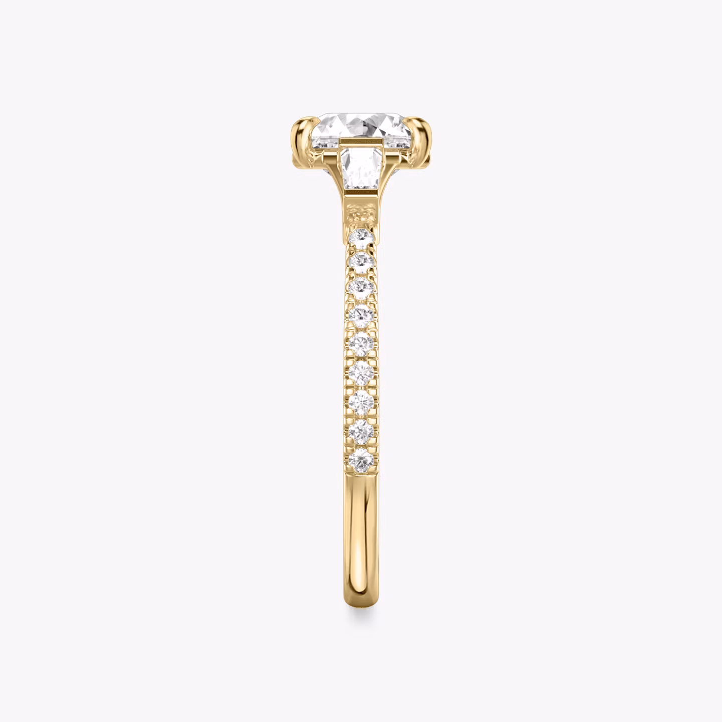 Three Stone | Asscher | 18k | Gelbgold | bandAccent: Mit Pavé-Besatz | sideStoneCarat: 0.10ct | sideStoneShape: Konisches Baguette | diamondOrientation: vertical | caratWeight: other