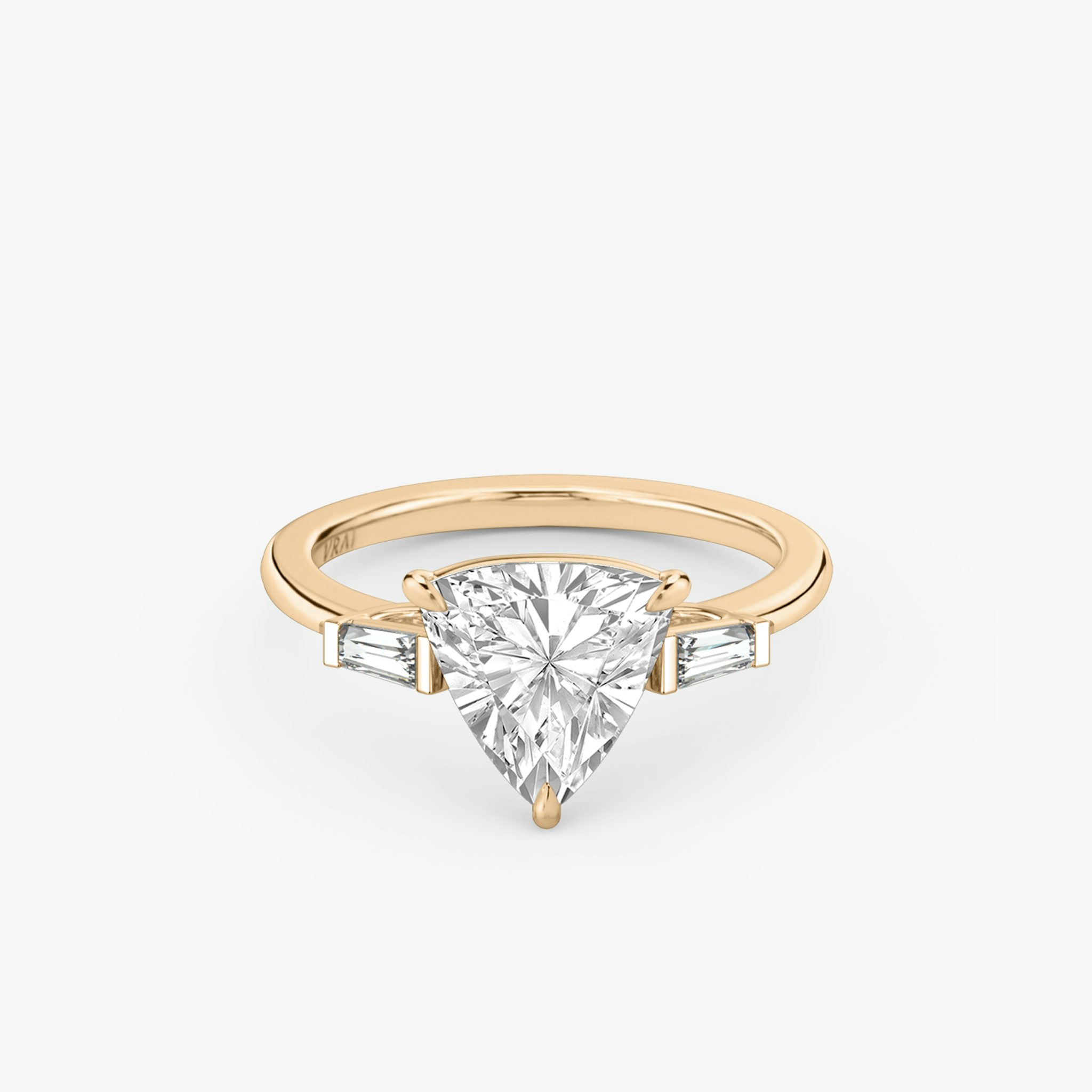 Three Stone | Trillant | 14k | Roségold | bandAccent: Ohne Pavé-Besatz | sideStoneCarat: 0.10ct | sideStoneShape: Konisches Baguette | diamondOrientation: vertical | caratWeight: other