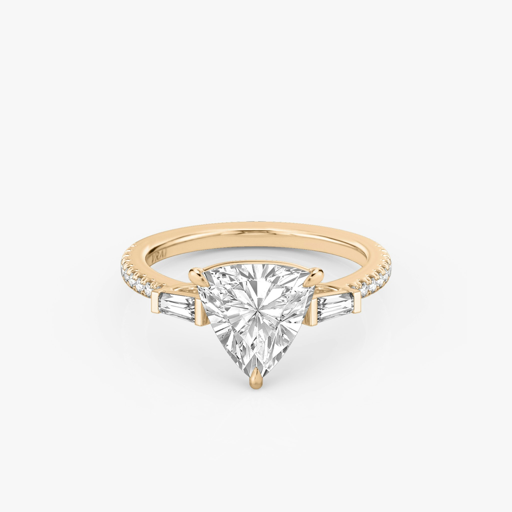 Three Stone | Trillant | 14k | Roségold | bandAccent: Mit Pavé-Besatz | sideStoneCarat: 0.10ct | sideStoneShape: Konisches Baguette | diamondOrientation: vertical | caratWeight: other