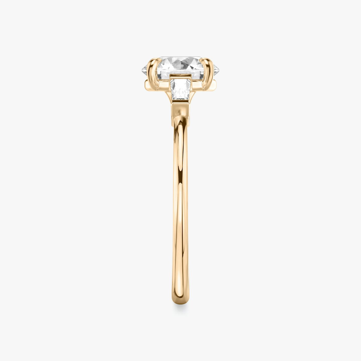 Three Stone | Rund | 14k | Roségold | bandAccent: Ohne Pavé-Besatz | caratWeight: other | sideStoneCarat: 0.10ct | sideStoneShape: Konisches Baguette | diamondOrientation: vertical