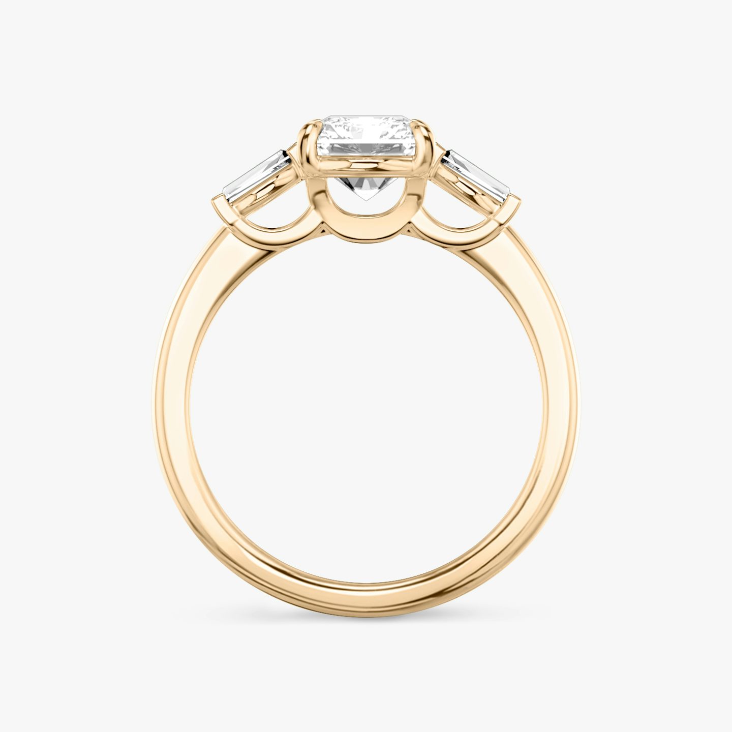 Three Stone | Radiant | 14k | Roségold | bandAccent: Ohne Pavé-Besatz | sideStoneCarat: 0.10ct | sideStoneShape: Konisches Baguette | diamondOrientation: vertical | caratWeight: other
