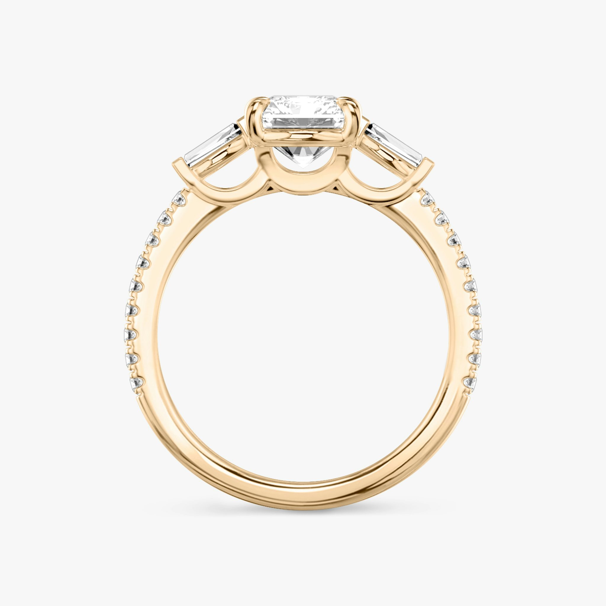 Three Stone | Radiant | 14k | Roségold | bandAccent: Mit Pavé-Besatz | sideStoneCarat: 0.10ct | sideStoneShape: Konisches Baguette | diamondOrientation: vertical | caratWeight: other