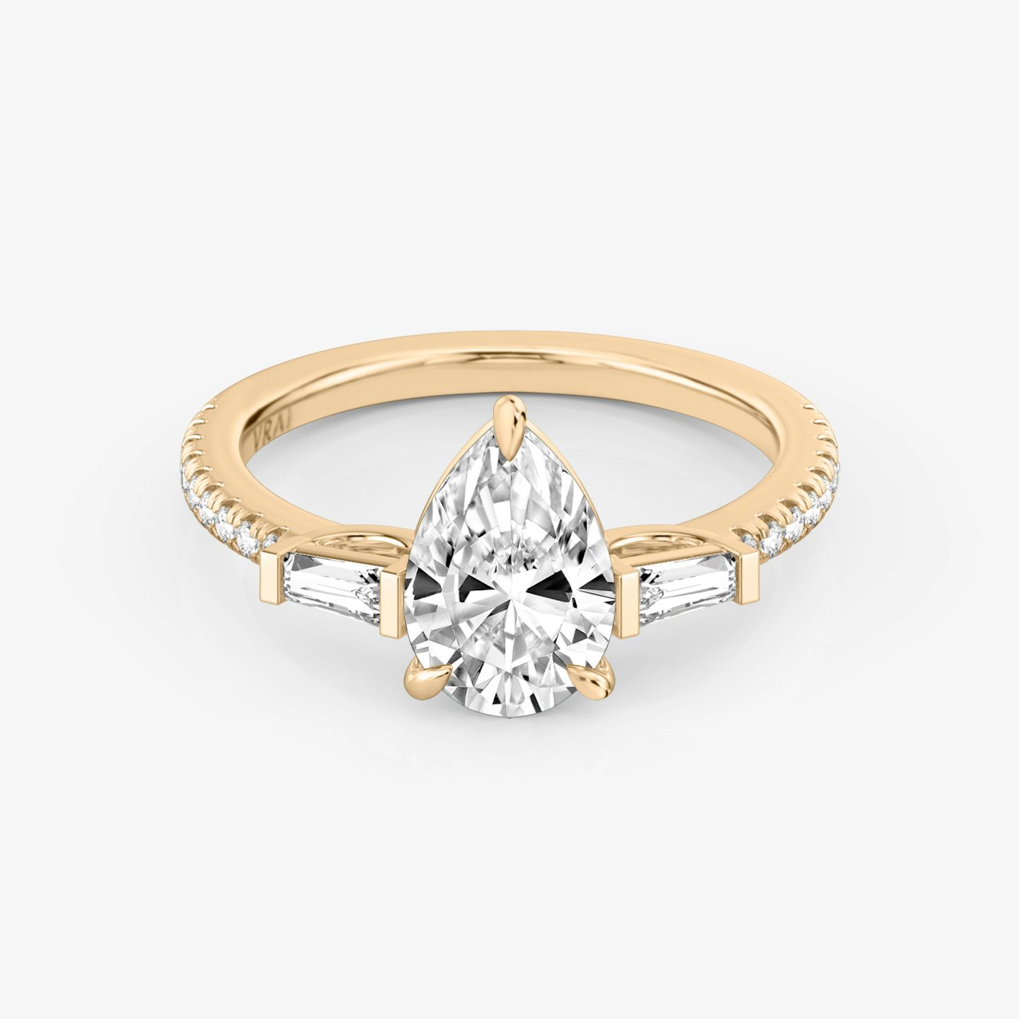 Three Stone | Tropfen | 14k | Roségold | bandAccent: Mit Pavé-Besatz | sideStoneCarat: 0.10ct | sideStoneShape: Konisches Baguette | diamondOrientation: vertical | caratWeight: other