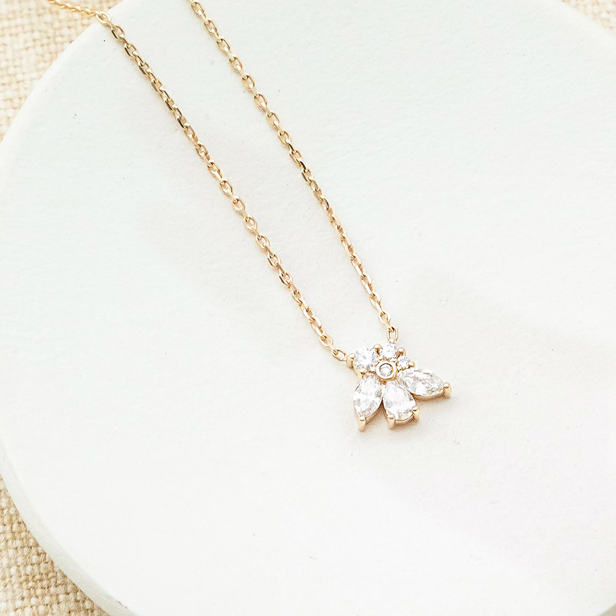 Perennial Necklace | round-brilliant+pear+marquise | 14k | Yellow Gold | chainLength: 16-18