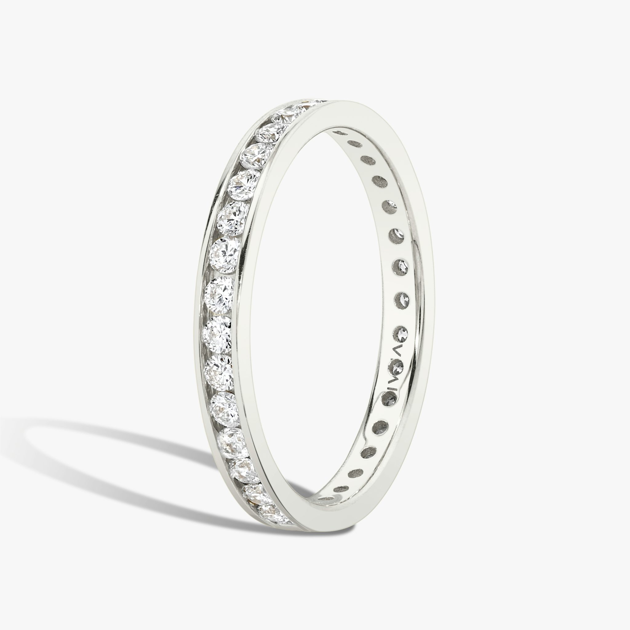 The Devotion Band | Round Brilliant | 18k | White Gold | bandStyle: full | bandVersion: large