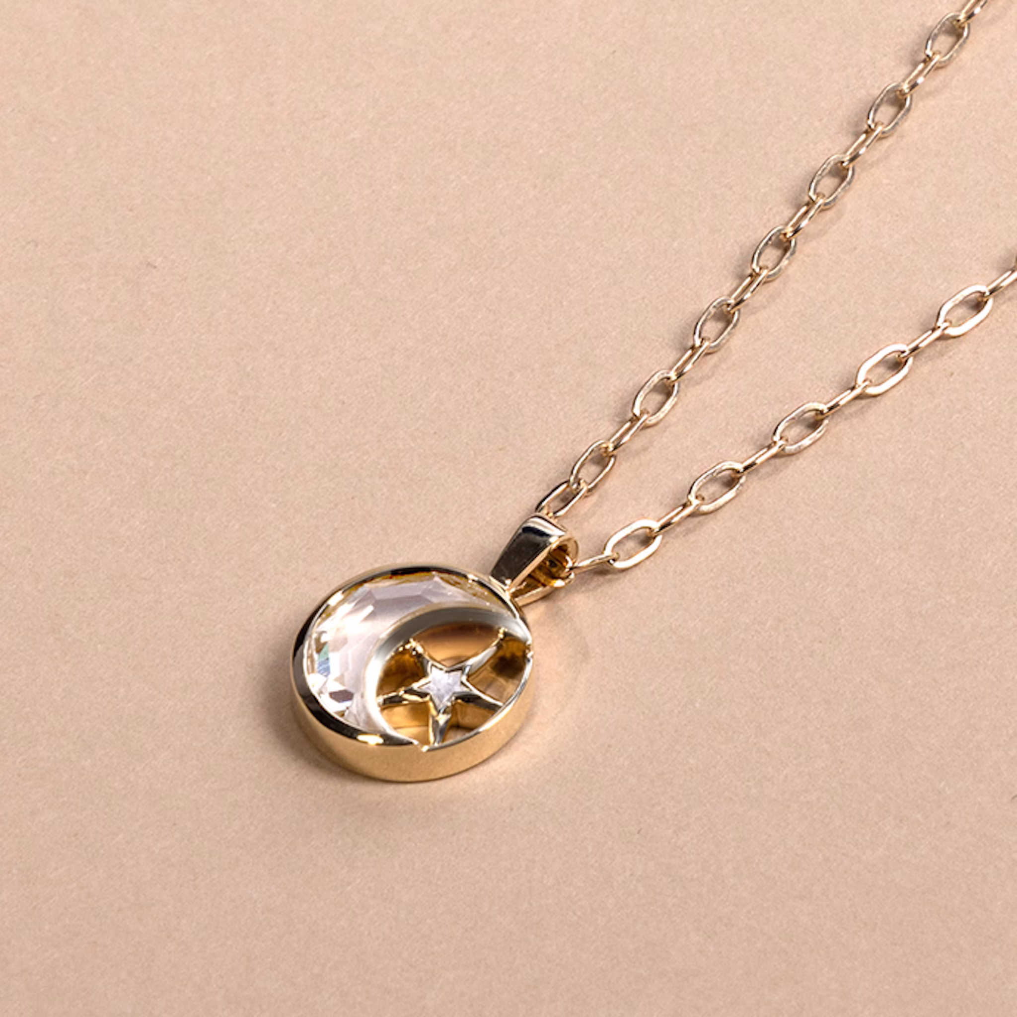 VRAI Solitaire Moon Pendant | 18k | White Gold | chainLength: 18-20