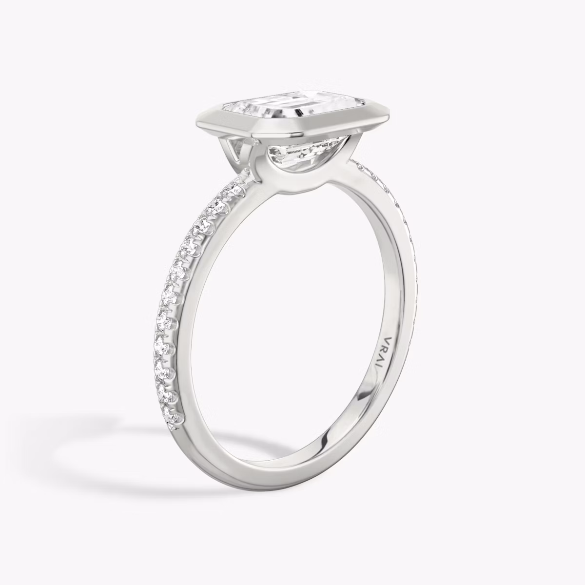 The Signature Bezel | Emerald | Platinum | bandAccent: Pavé | diamondOrientation: horizontal | caratWeight: other