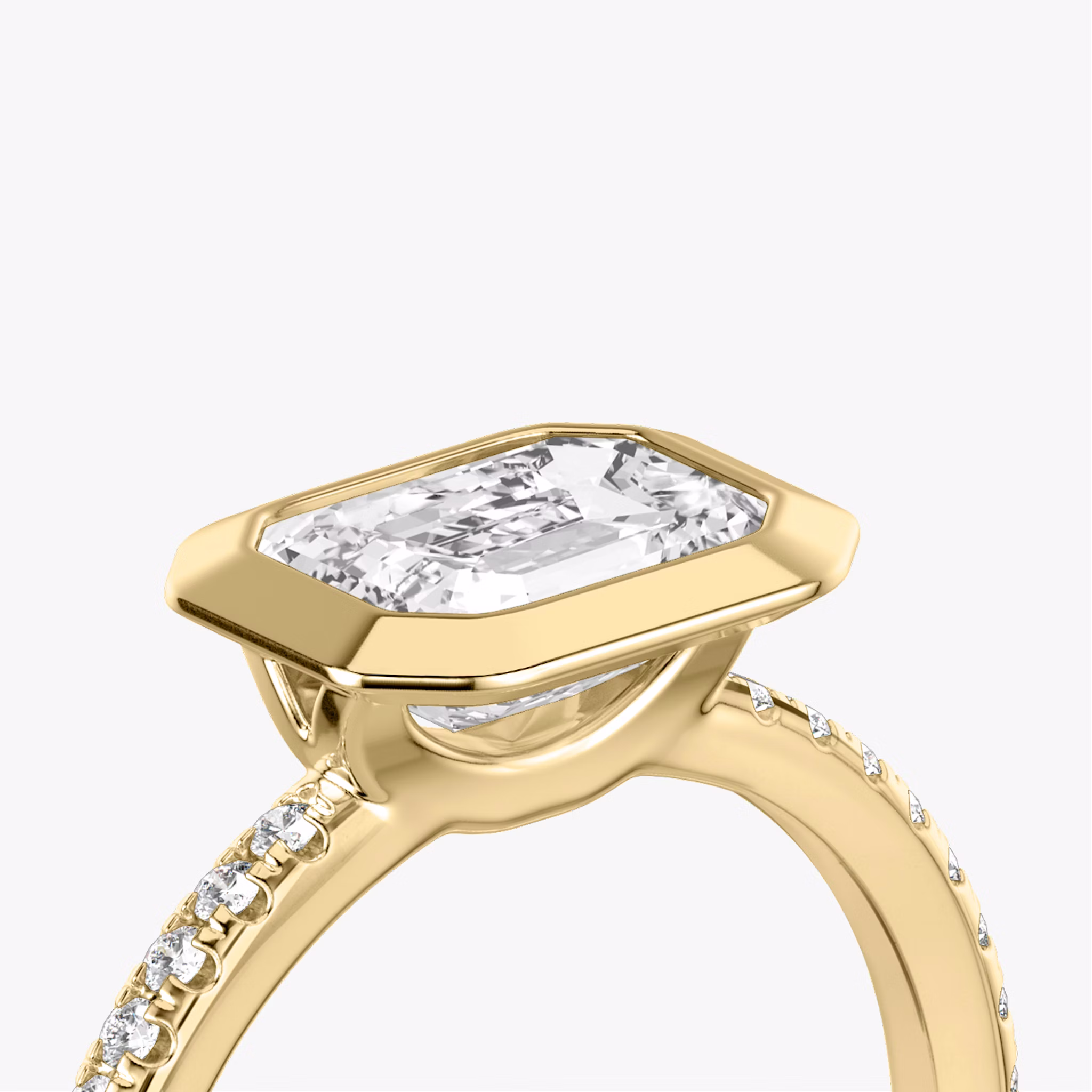 The Signature Bezel | Emerald | 18k | Yellow Gold | bandAccent: Pavé | diamondOrientation: horizontal | caratWeight: other