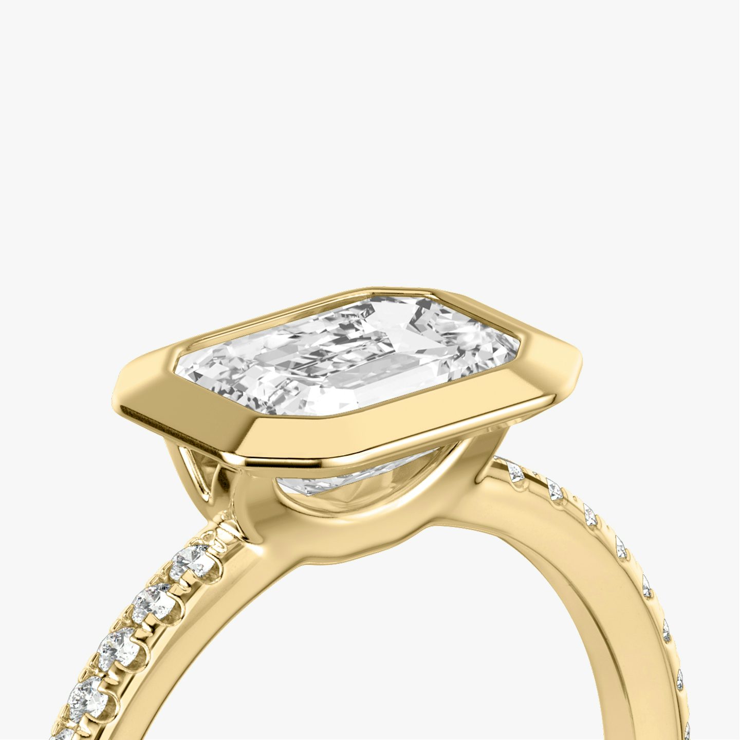 The Signature Bezel | Emerald | 18k | Yellow Gold | bandAccent: Pavé | diamondOrientation: horizontal | caratWeight: other