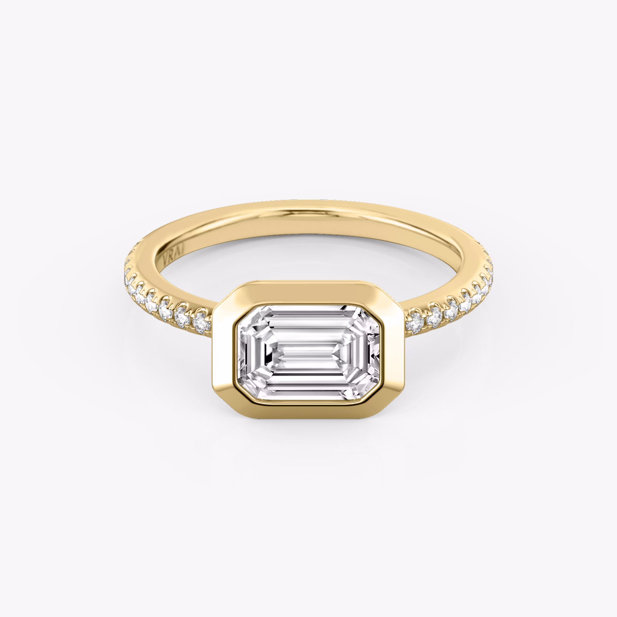 The Signature Bezel | Emerald | 18k | Yellow Gold | bandAccent: Pavé | diamondOrientation: horizontal | caratWeight: other