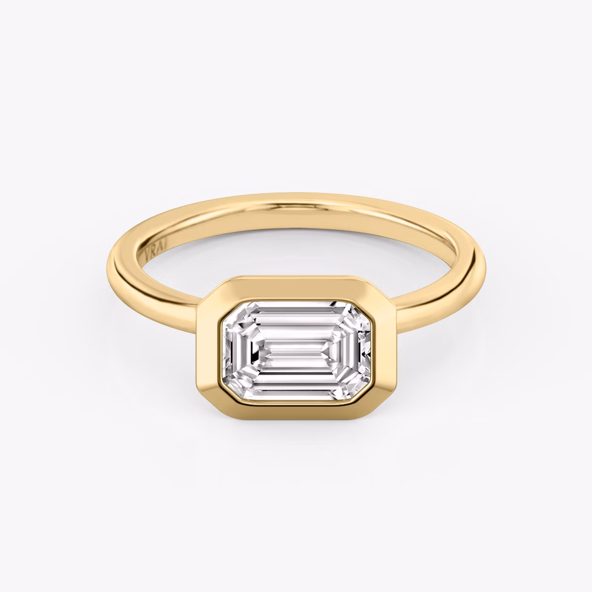 The Signature Bezel | Emerald | 18k | Yellow Gold | bandAccent: Plain | diamondOrientation: horizontal | caratWeight: other