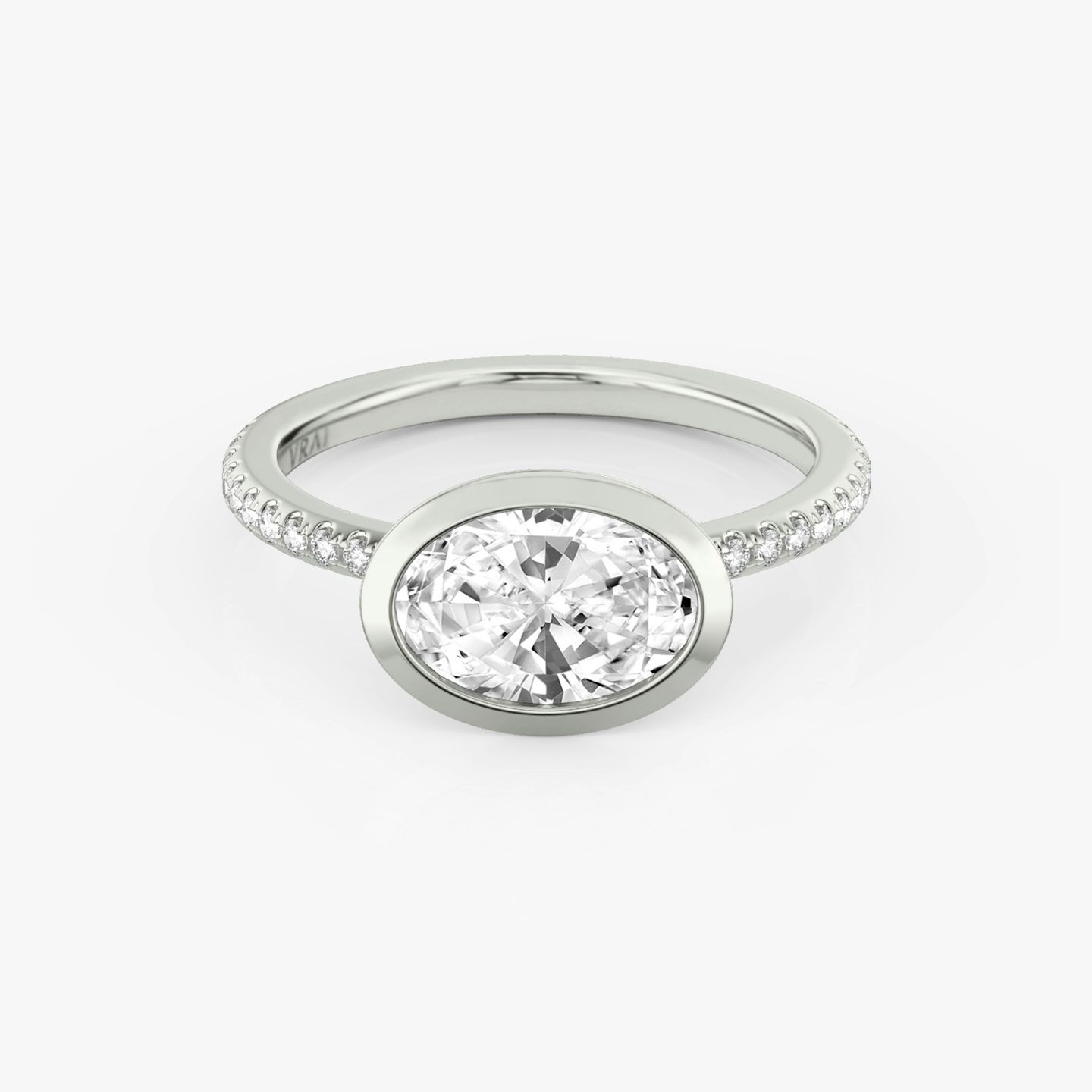 The Signature Bezel | Oval | Platinum | bandAccent: Pavé | diamondOrientation: horizontal | caratWeight: other